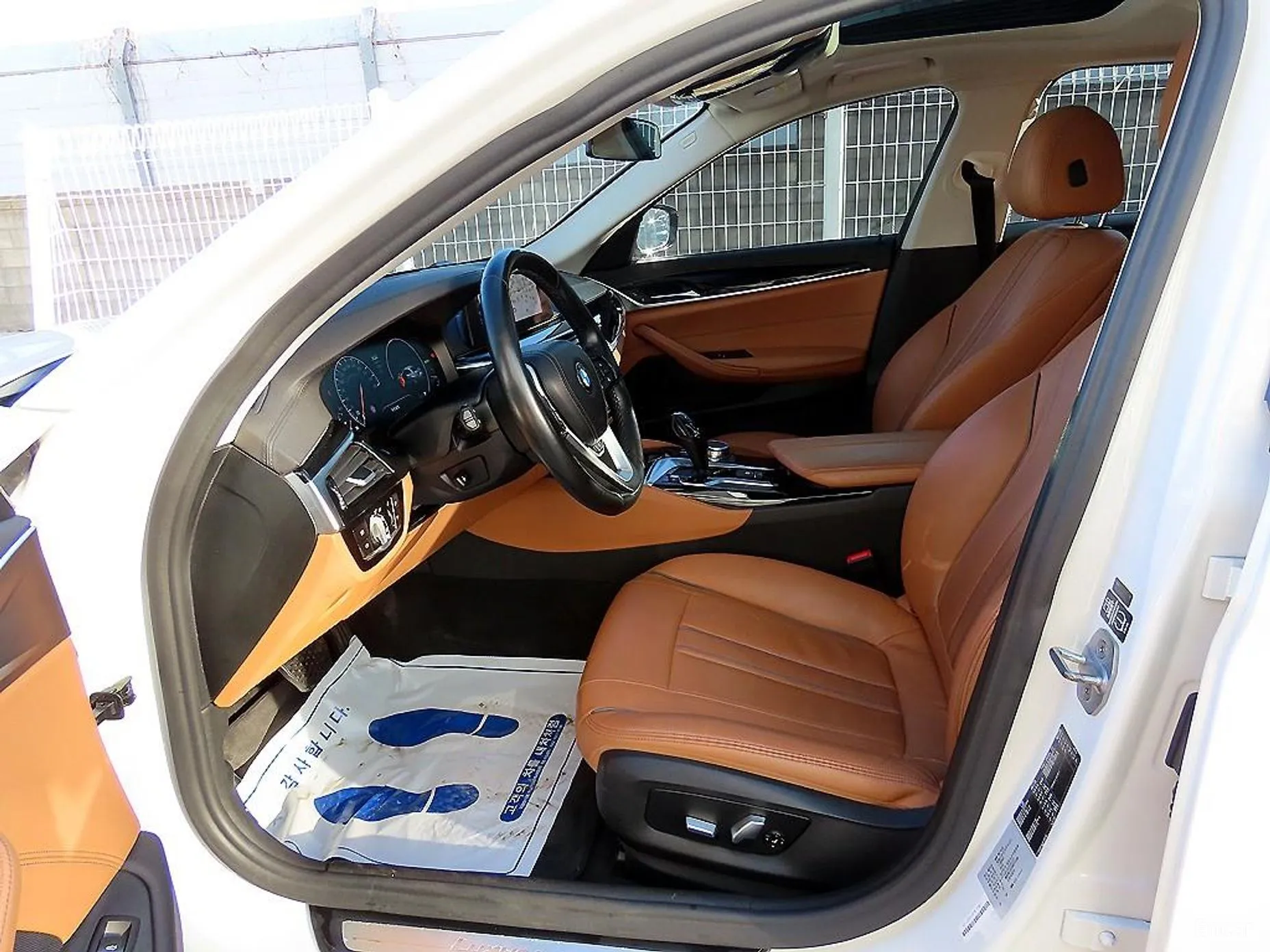 BMW 5 Series (G30) превью 5
