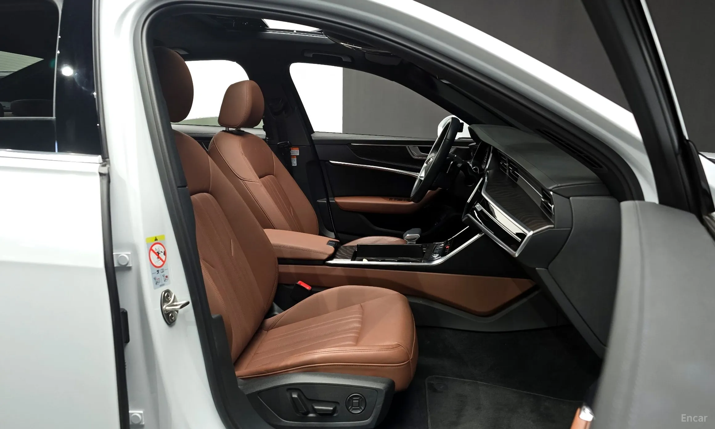 Audi A6 (C8) превью 10