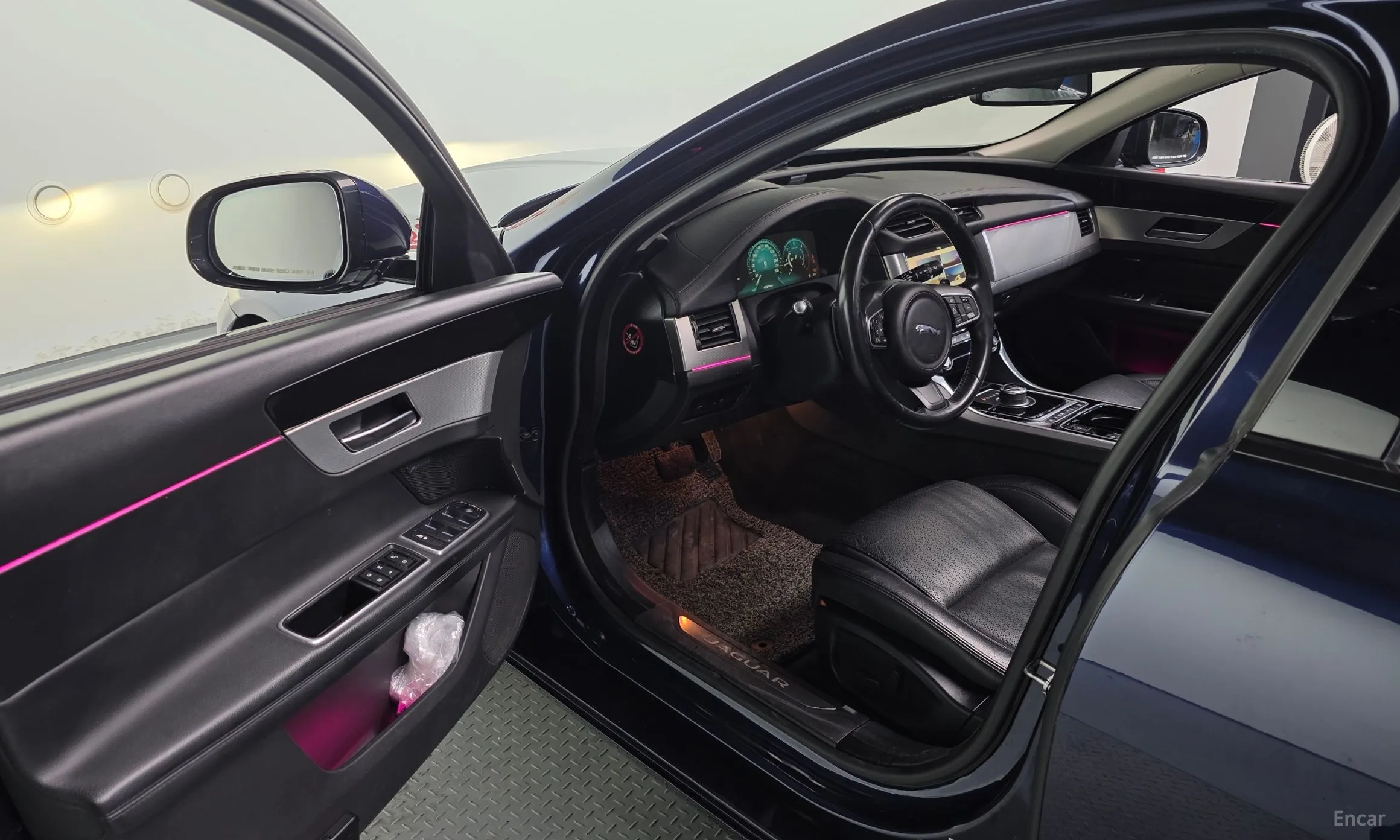 Jaguar XF (x260) превью 11