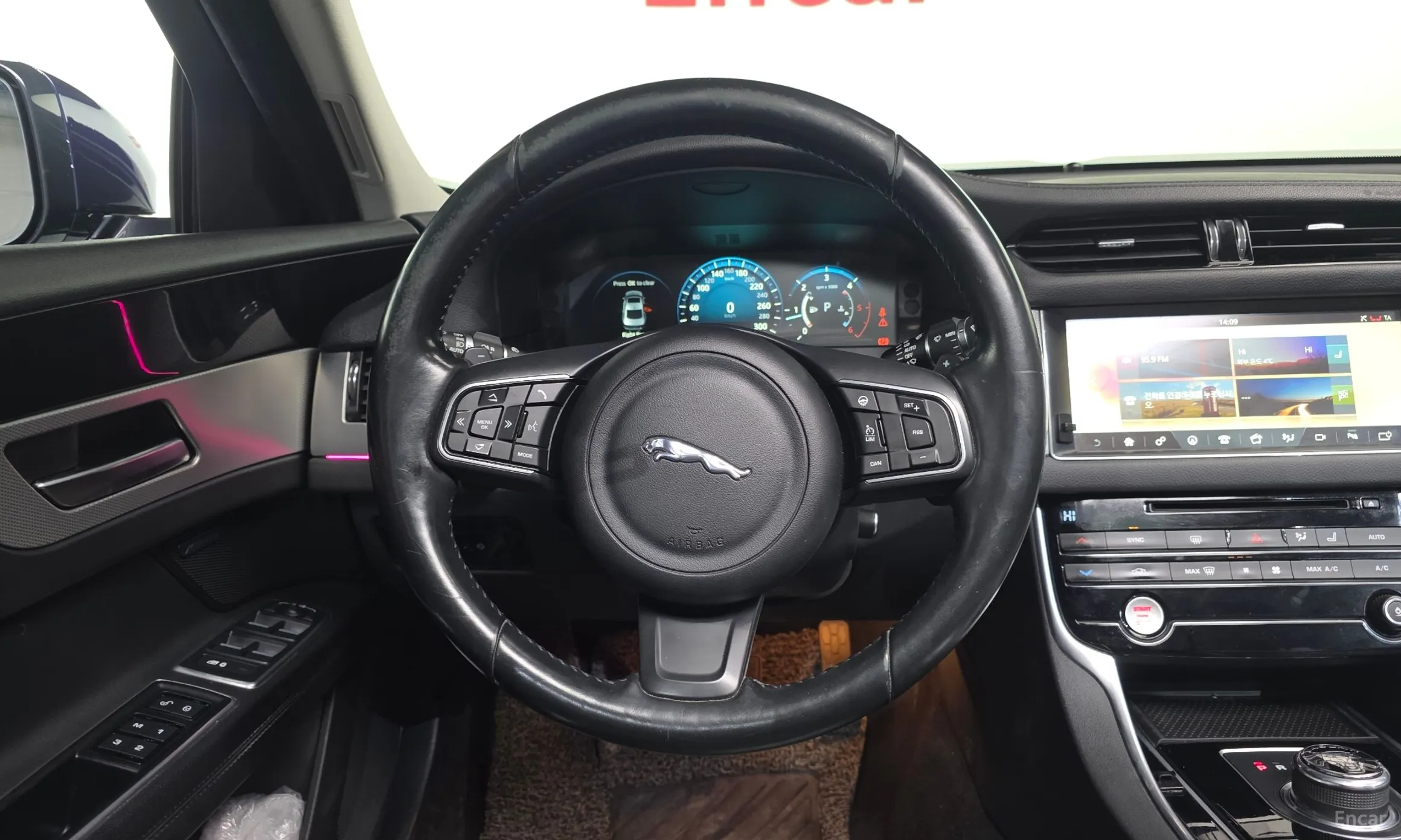Jaguar XF (x260) превью 13