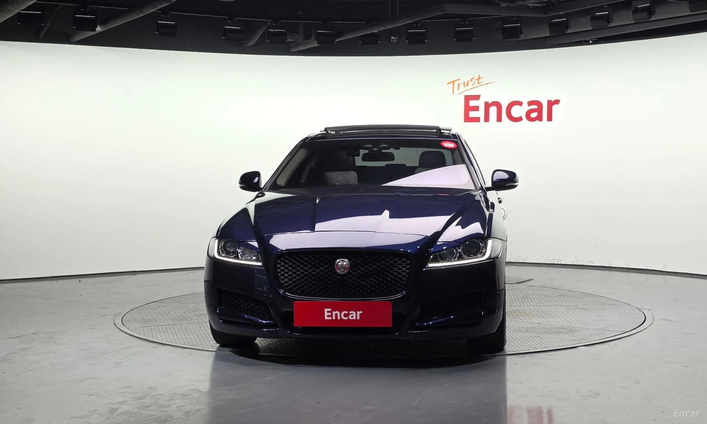 Jaguar XF (x260) превью 3