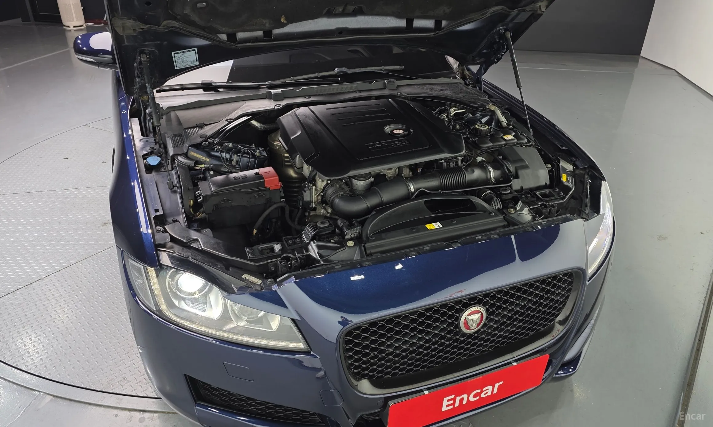 Jaguar XF (x260) превью 6