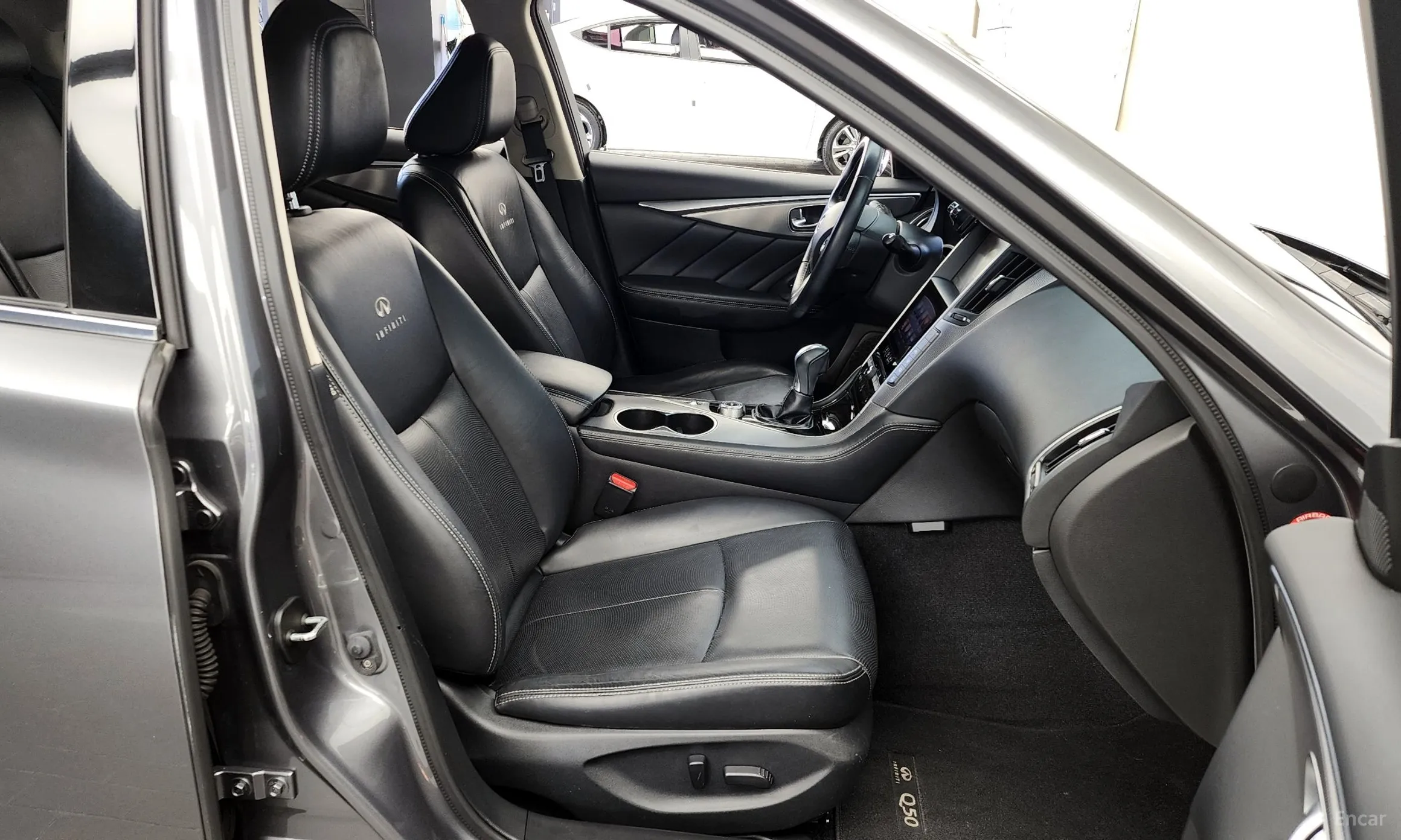 Infiniti Q50 превью 11