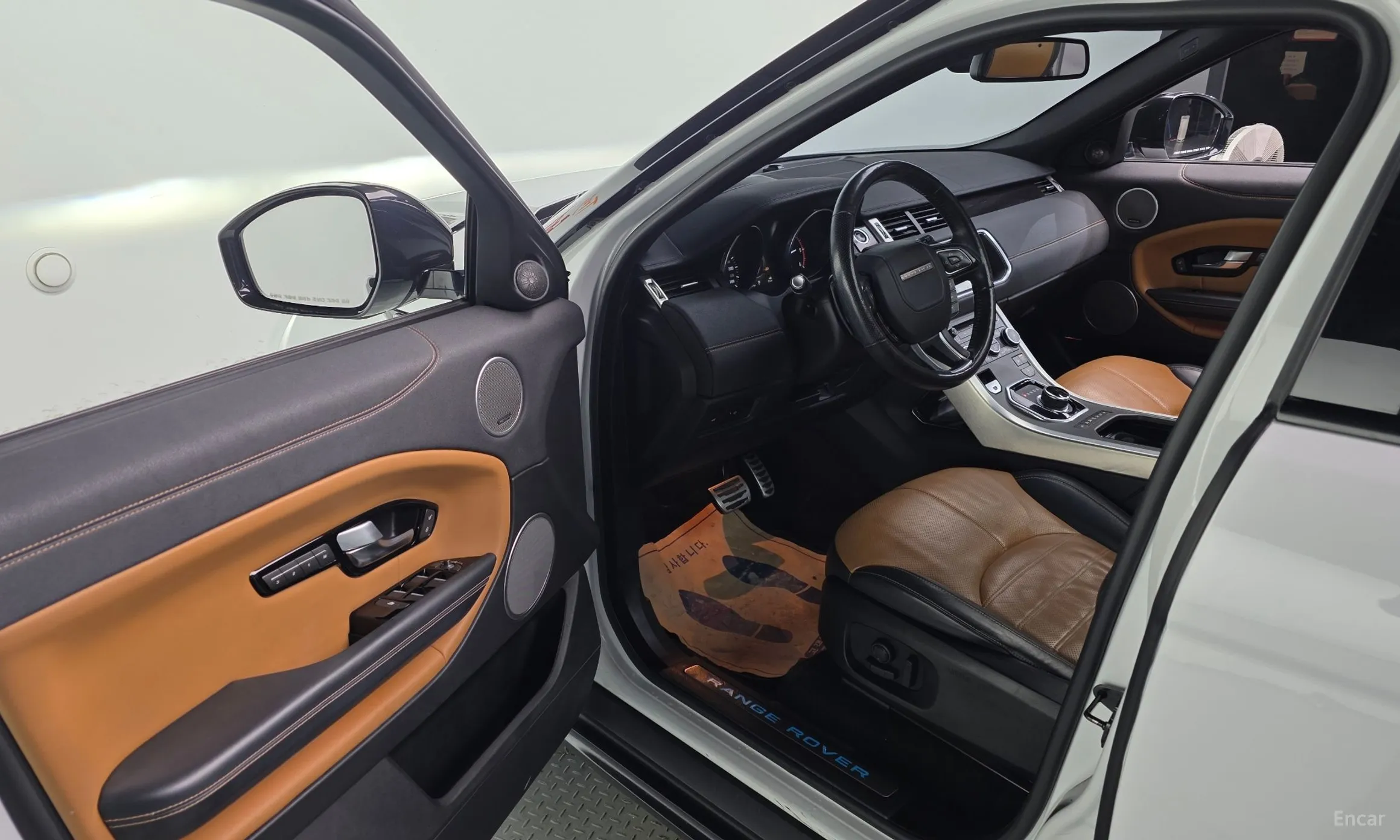 Land Rover Range Rover Evoque превью 11