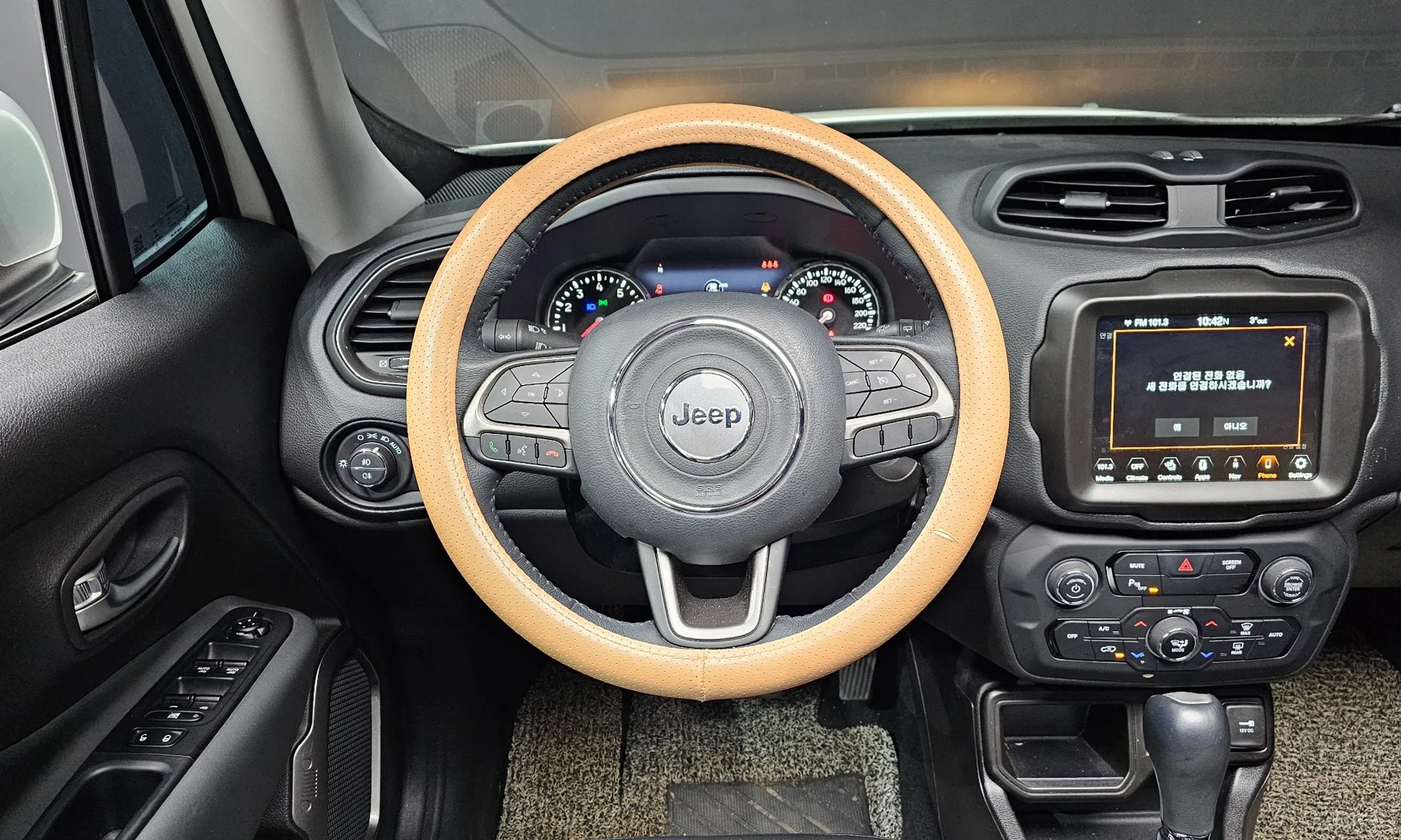 Jeep Renegade превью 13