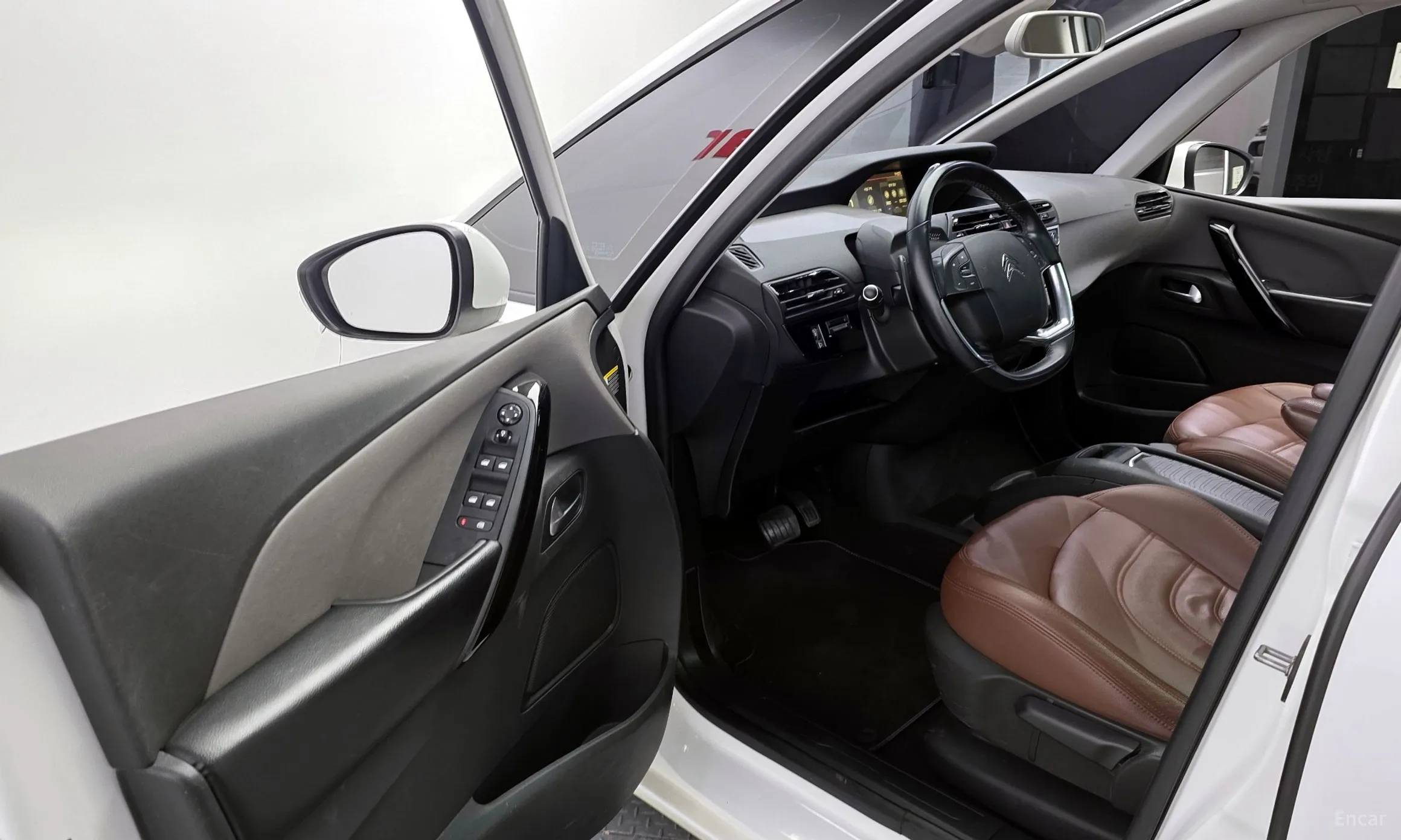 Citroën/DS Grand C4 Picasso превью 11