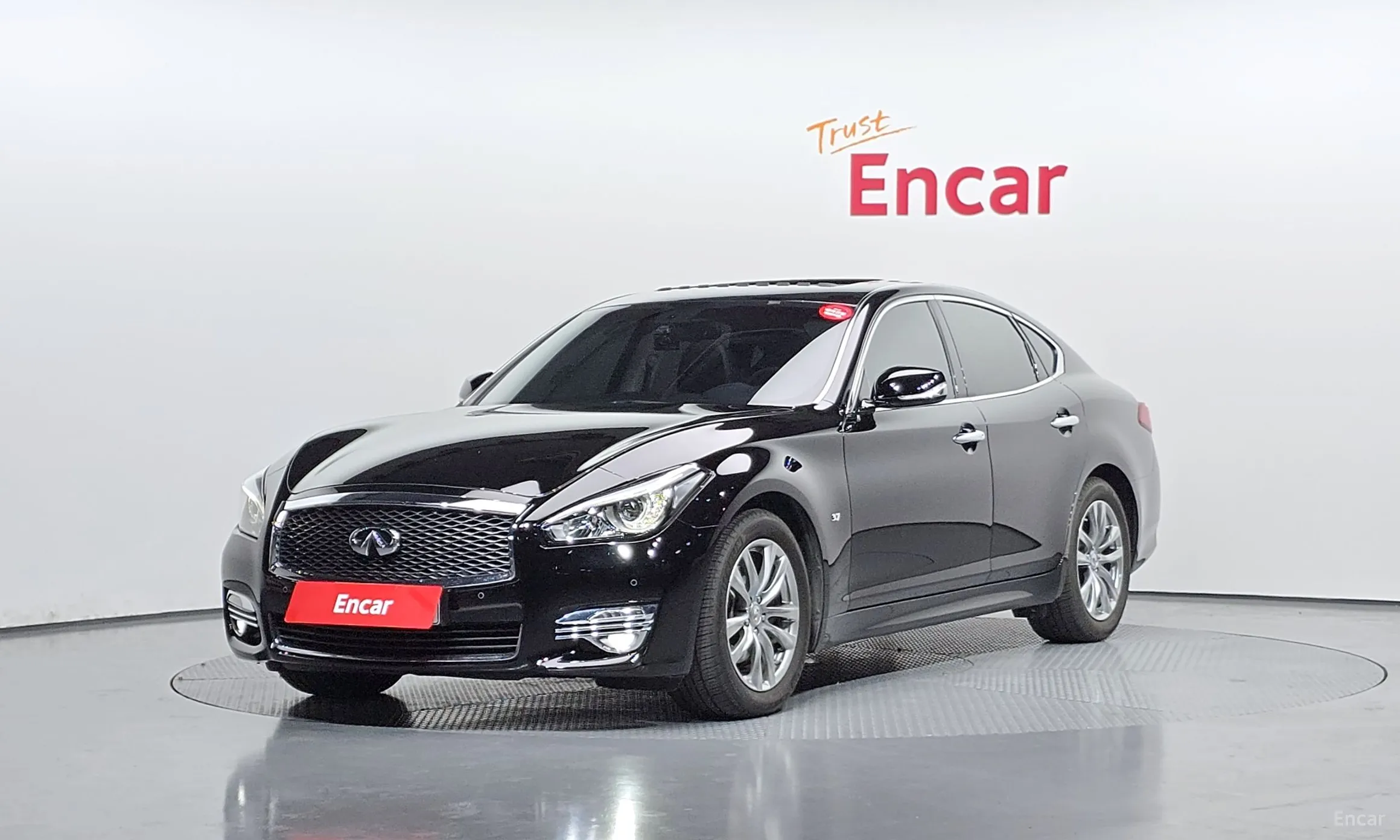 Infiniti Q70