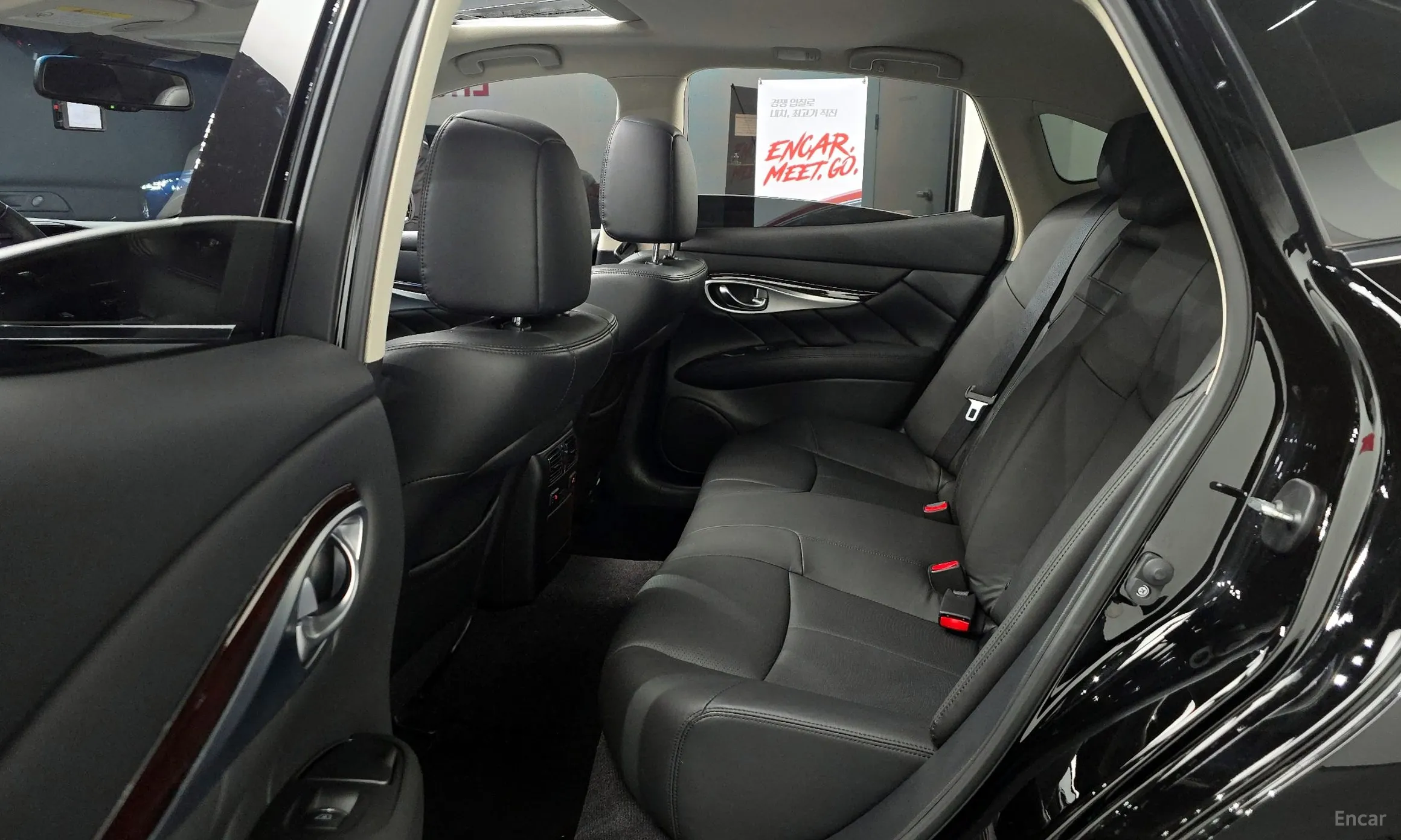 Infiniti Q70 превью 13