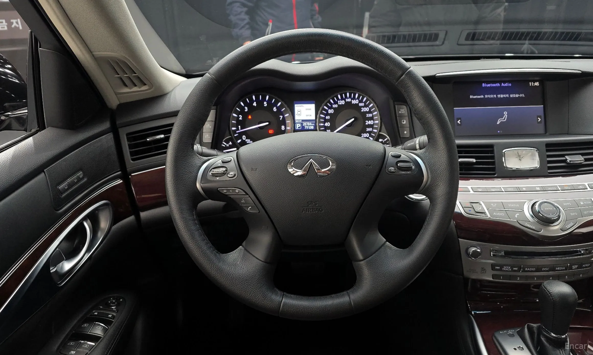 Infiniti Q70 превью 14