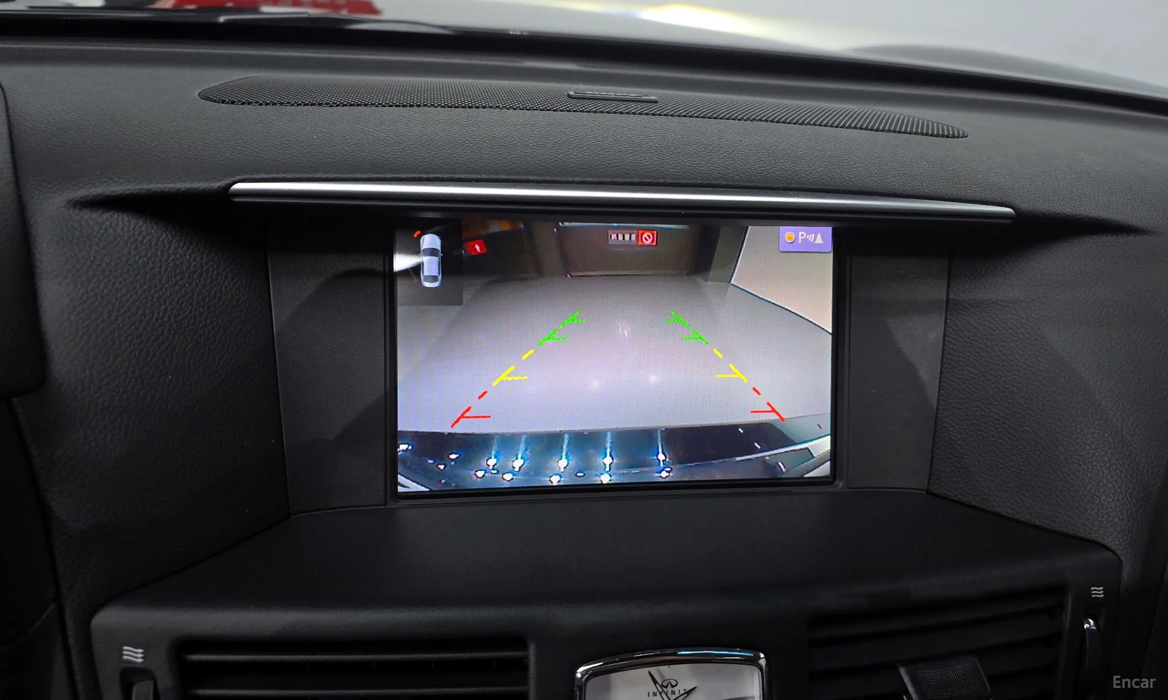 Infiniti Q70 превью 15