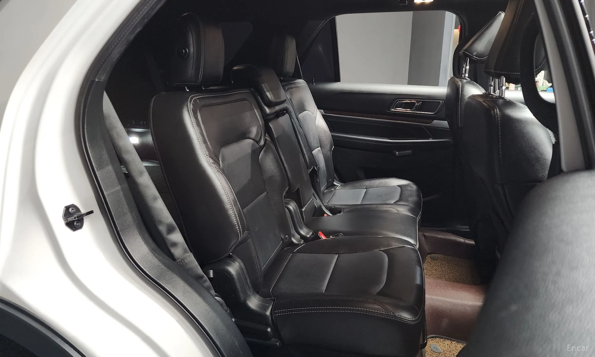 Ford Explorer превью 12