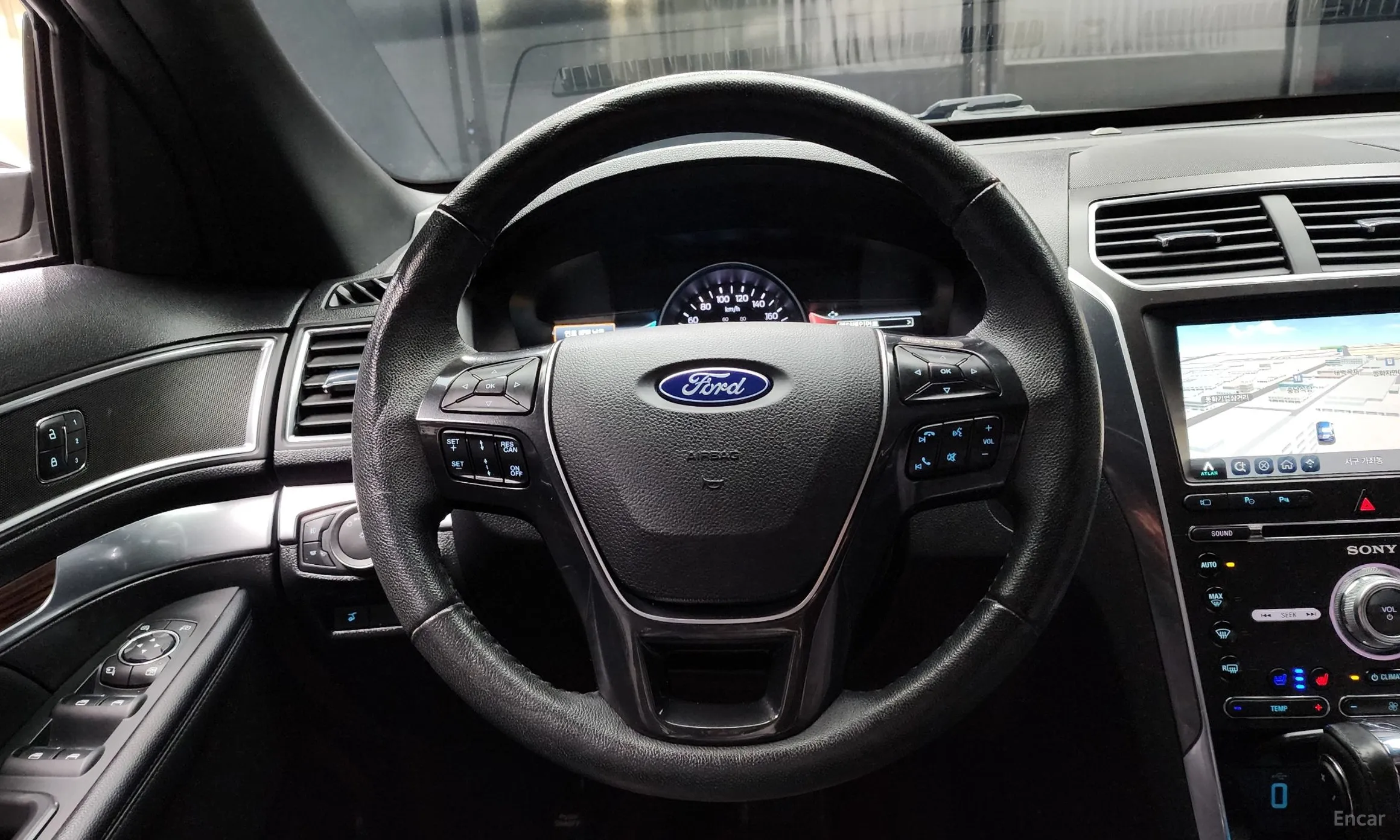 Ford Explorer превью 13