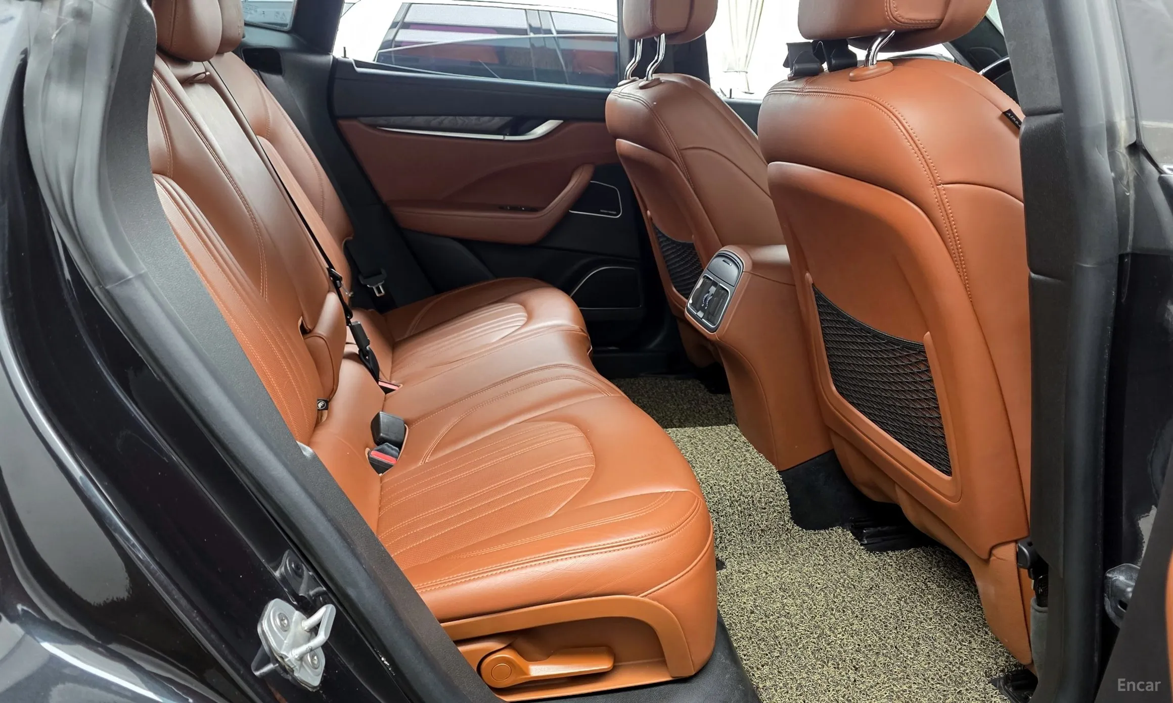Maserati Levante превью 12