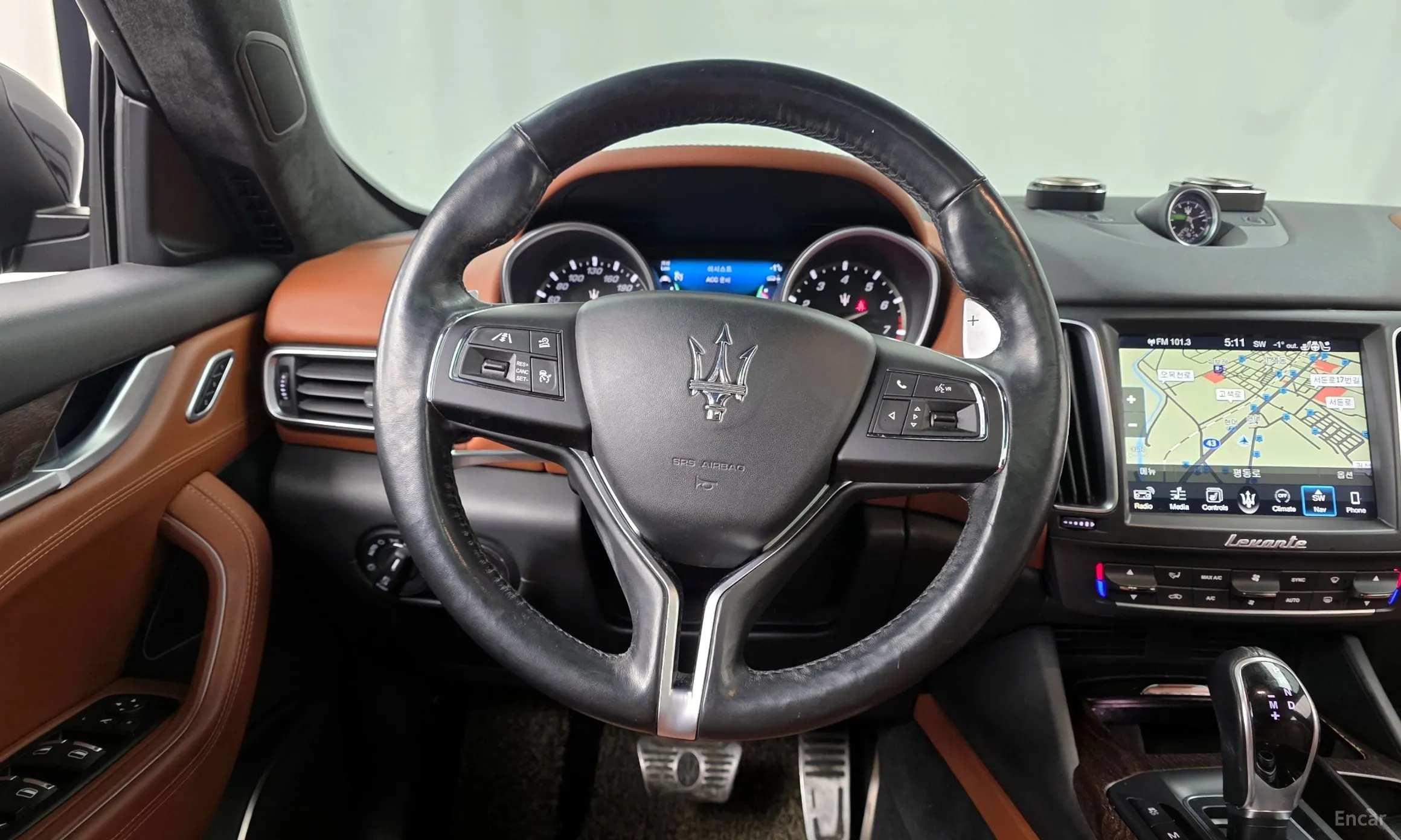Maserati Levante превью 13