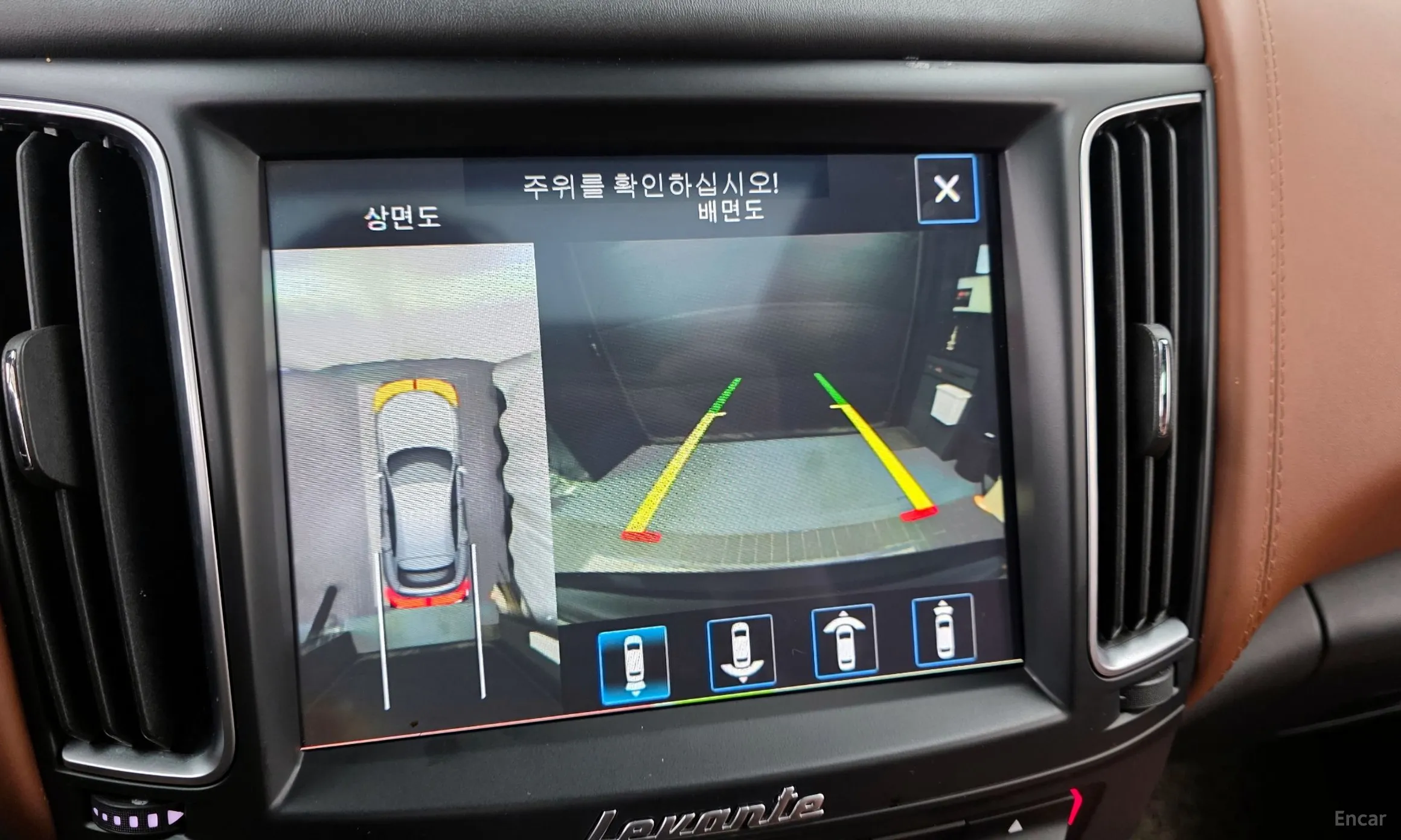 Maserati Levante превью 15