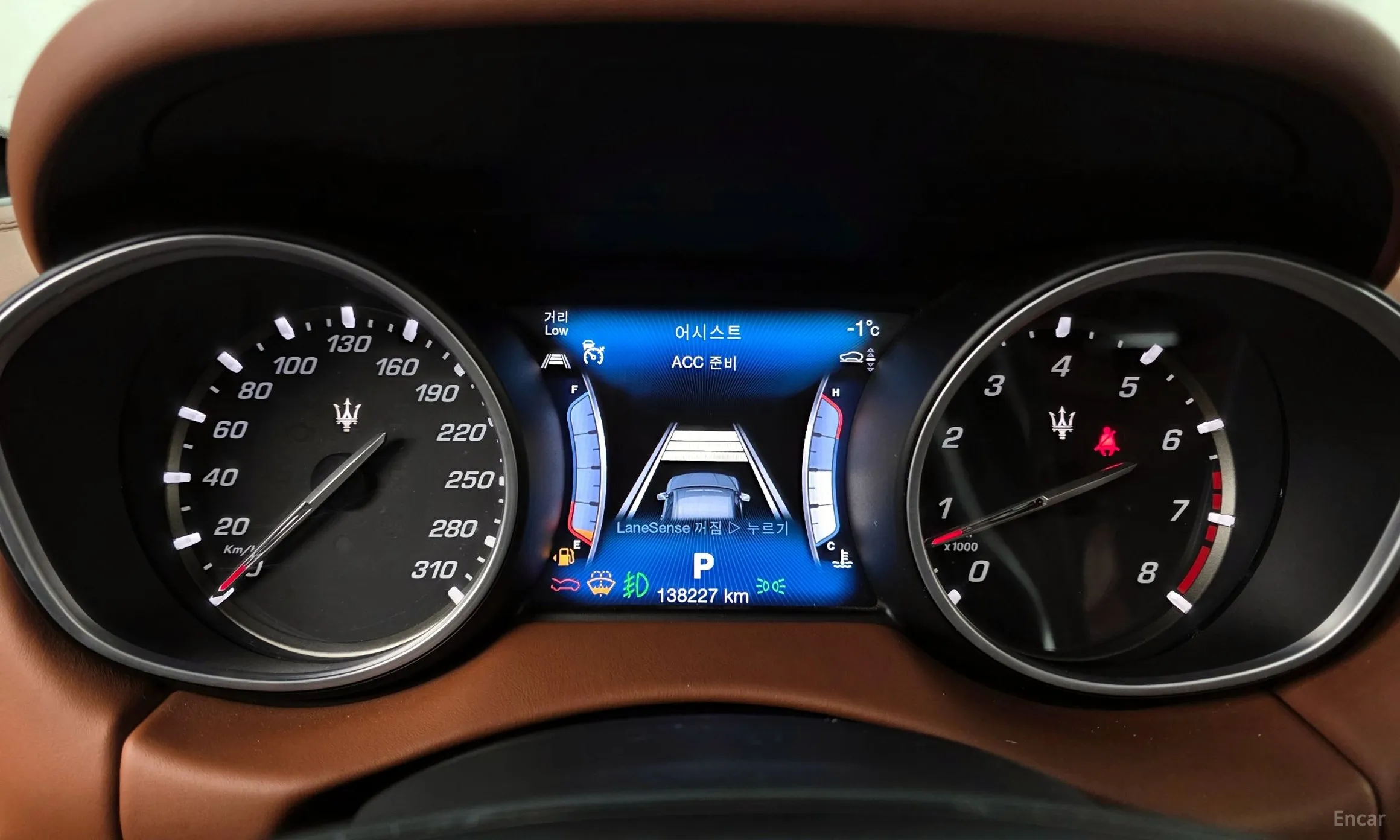 Maserati Levante превью 8