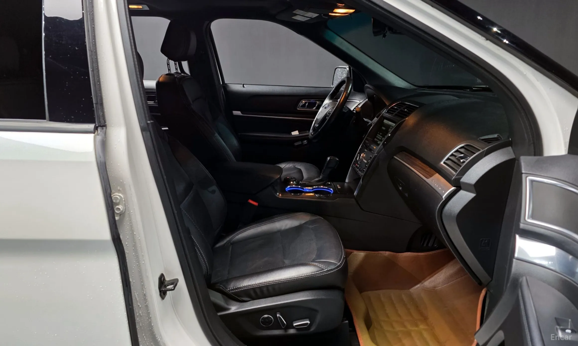 Ford Explorer превью 11