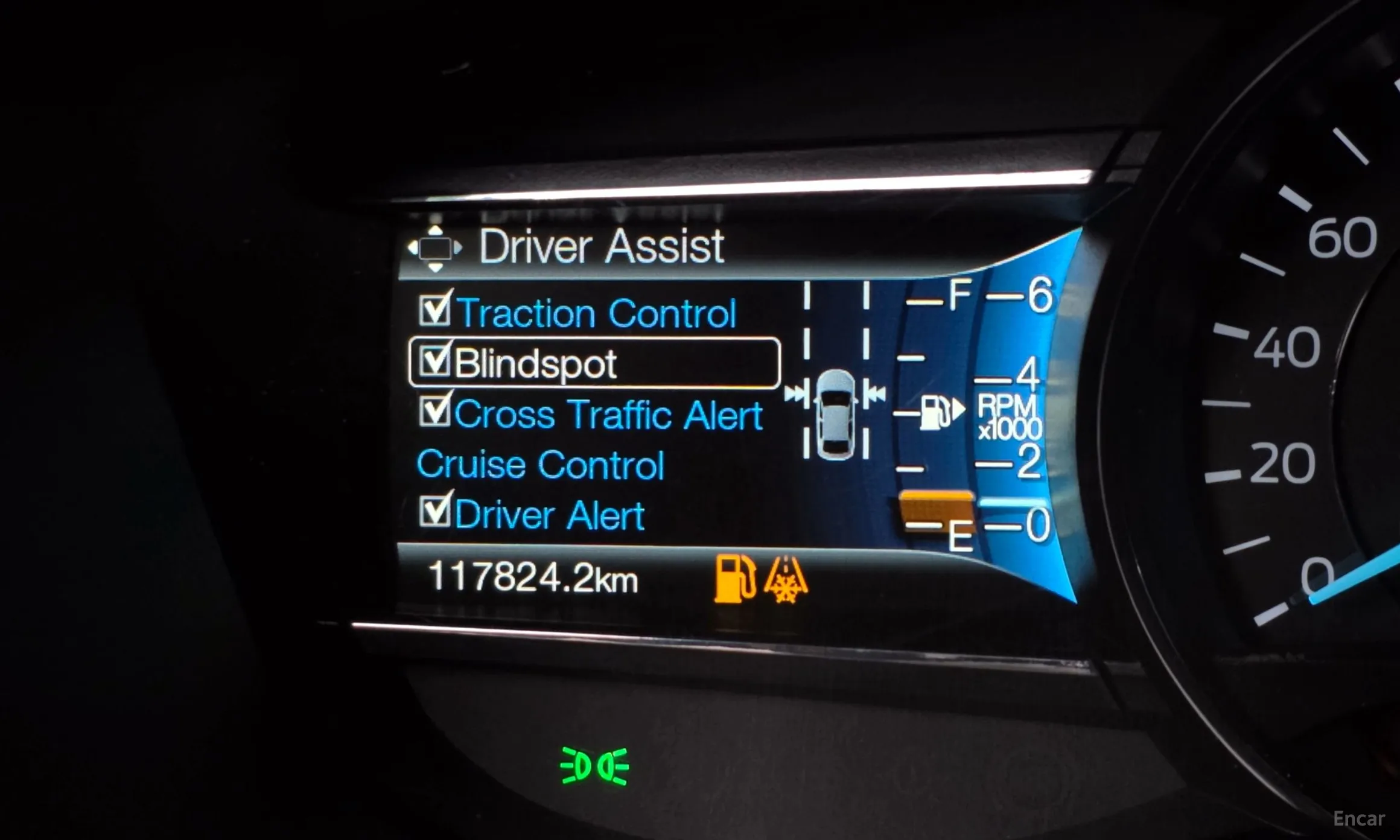 Ford Explorer превью 16