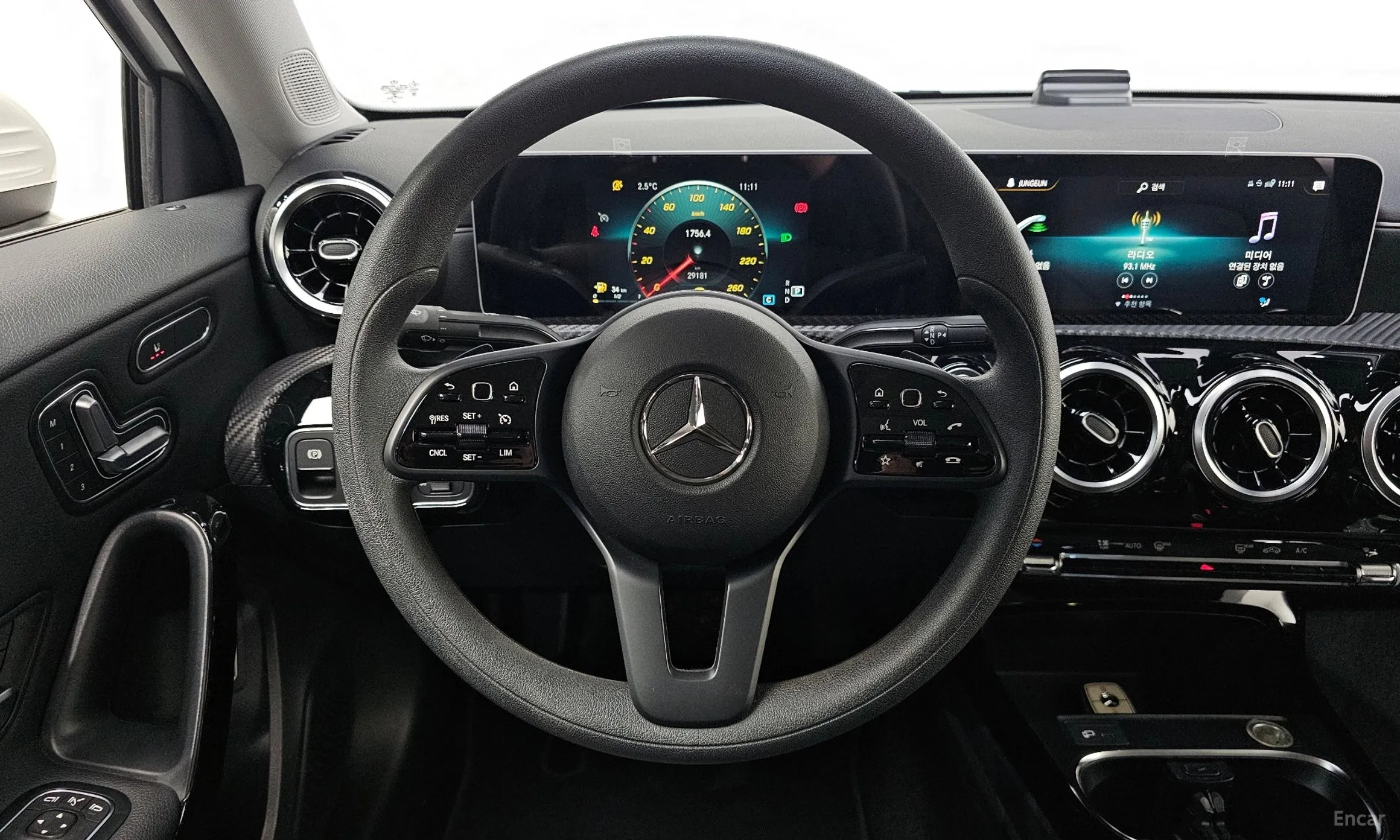 Mercedes Benz A-Class W177 превью 13