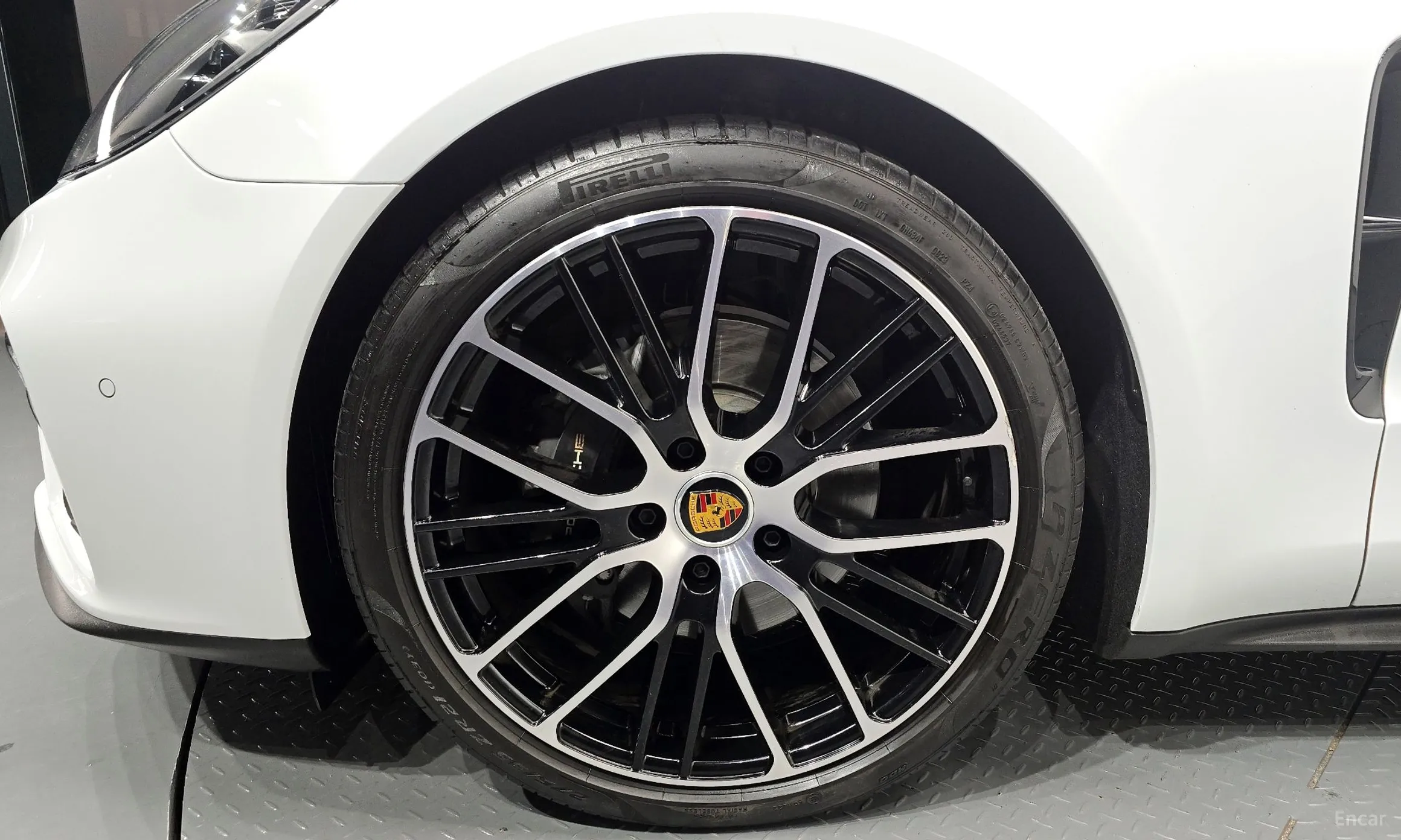 Porsche Panamera (971) превью 5
