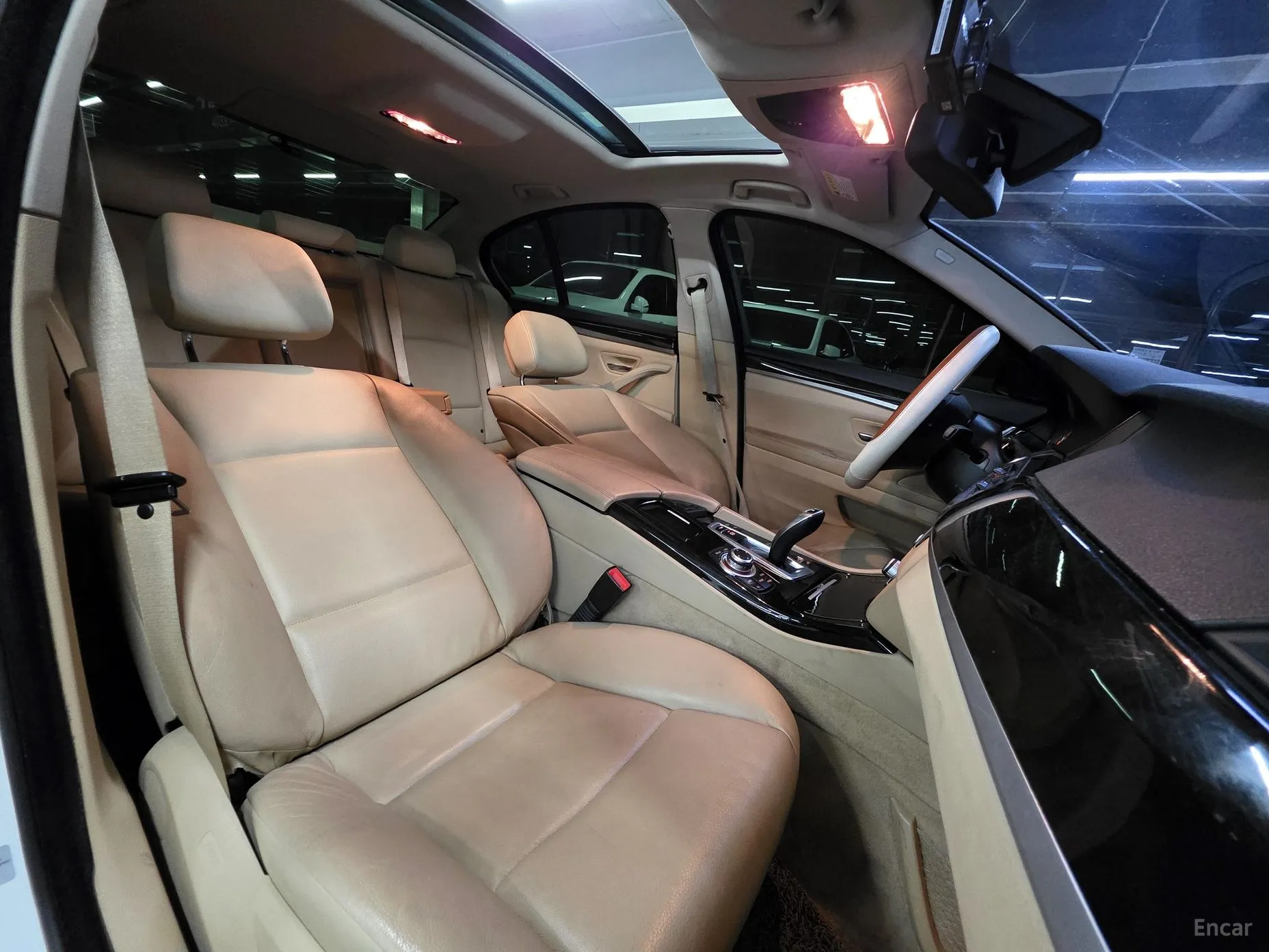 BMW 5 Series (F10) превью 10
