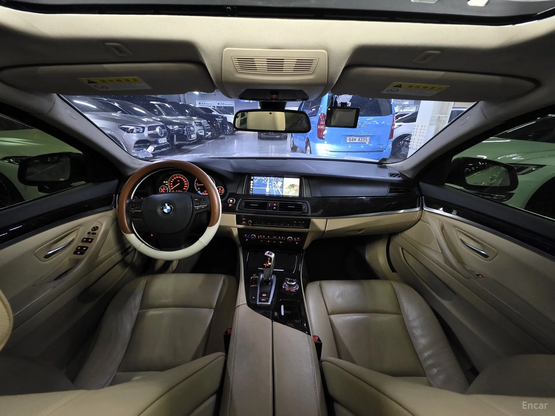 BMW 5 Series (F10) превью 13