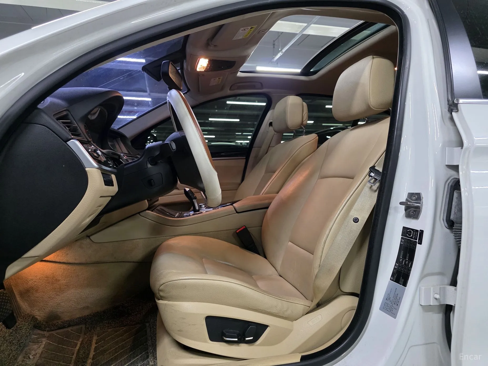 BMW 5 Series (F10) превью 18