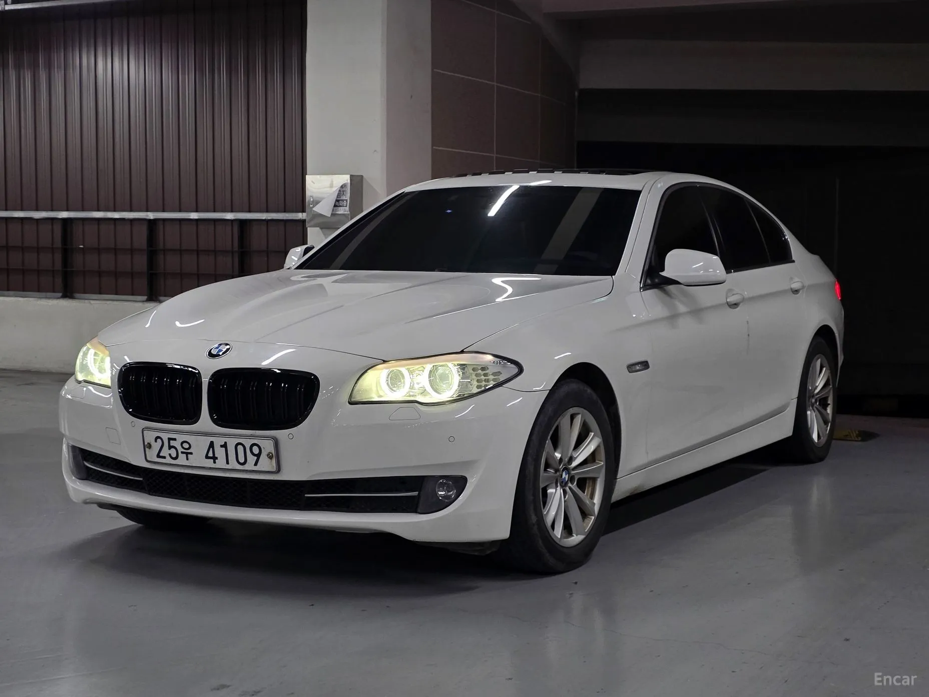 BMW 5 Series (F10) превью 3