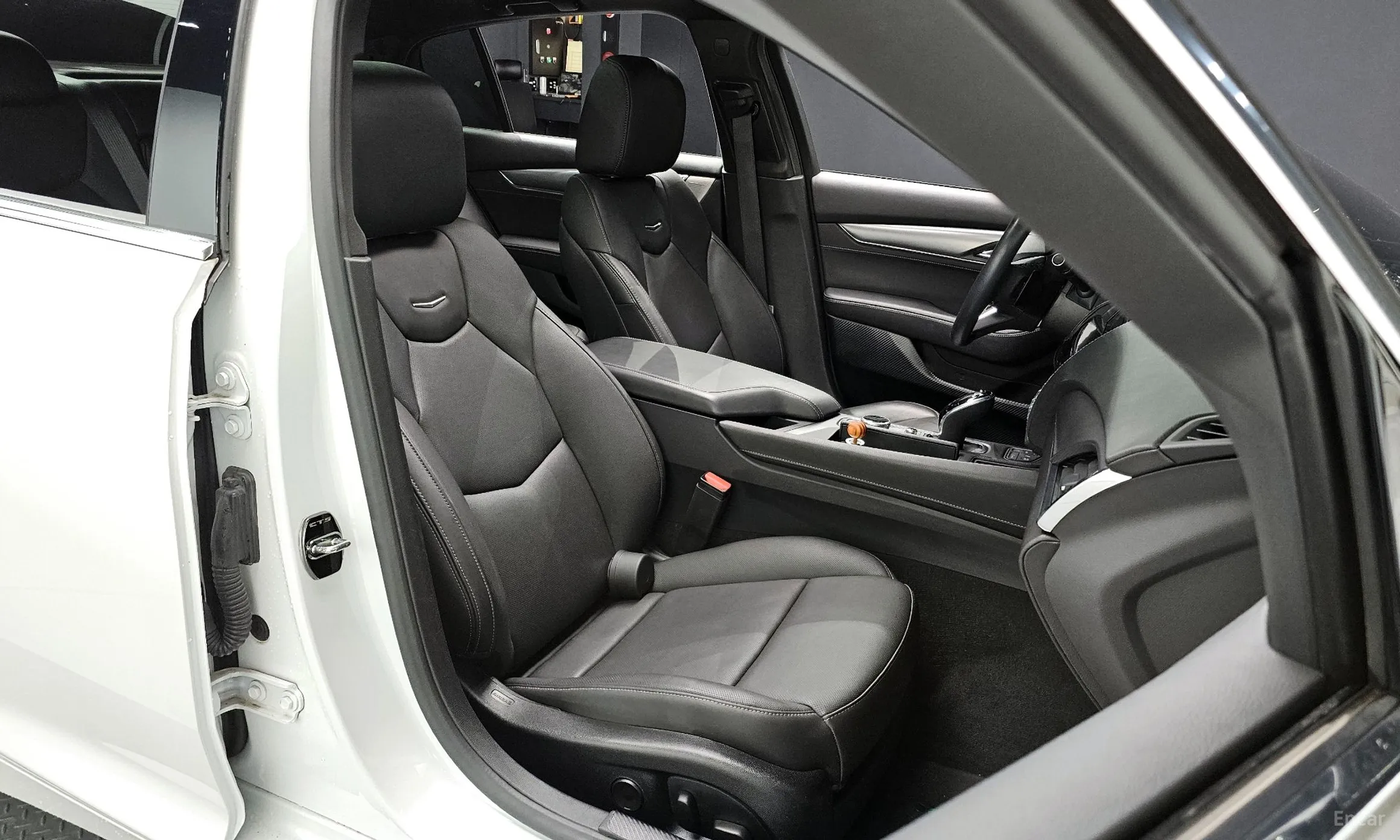 Cadillac CT5 превью 10