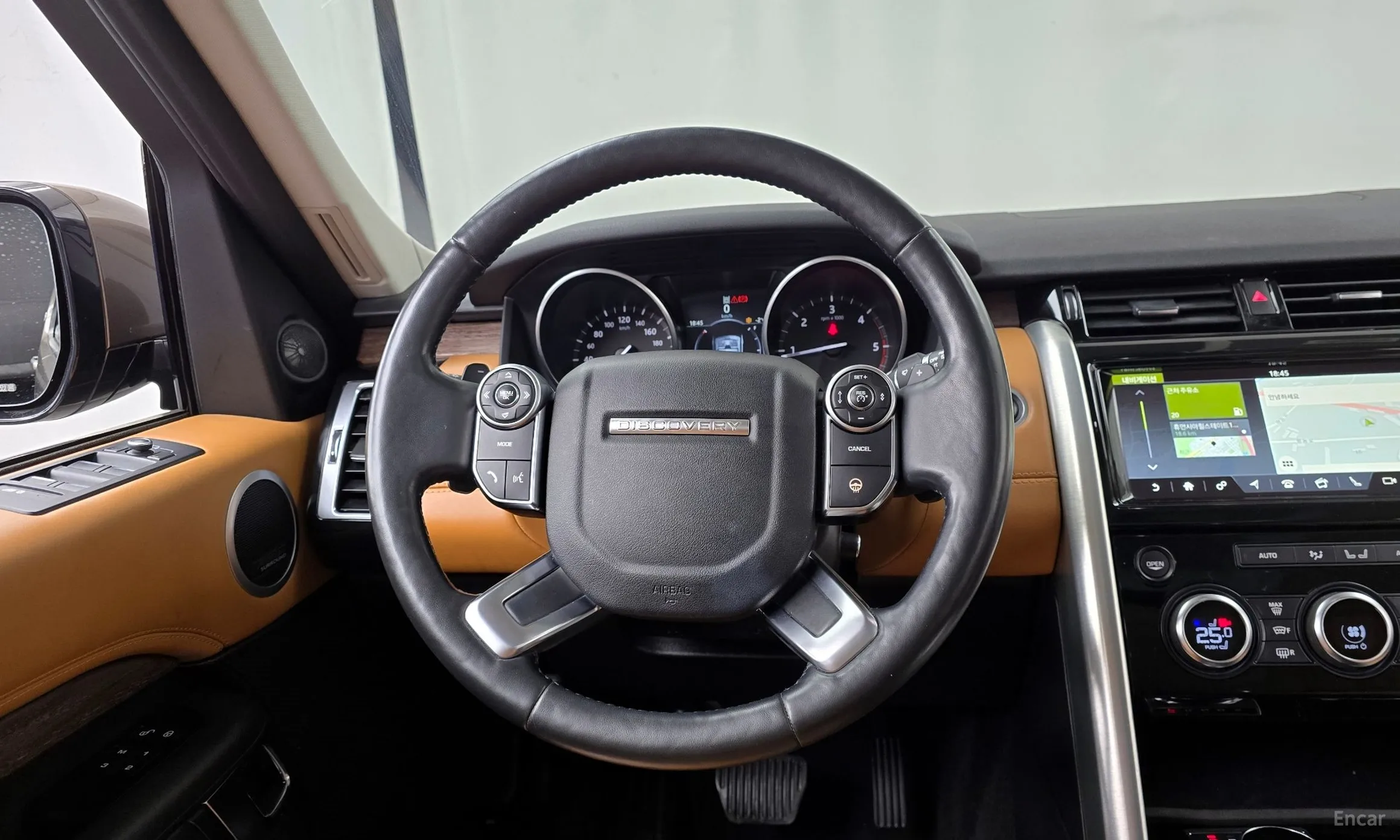 Land Rover Discovery 5 превью 13