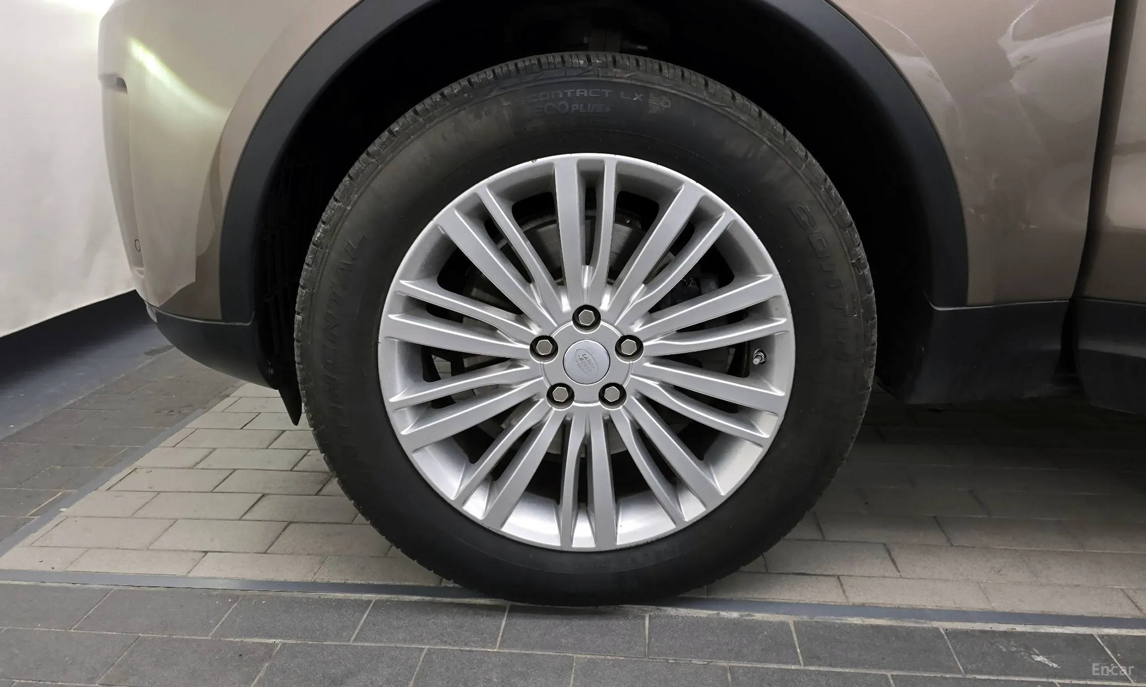 Land Rover Discovery 5 превью 5