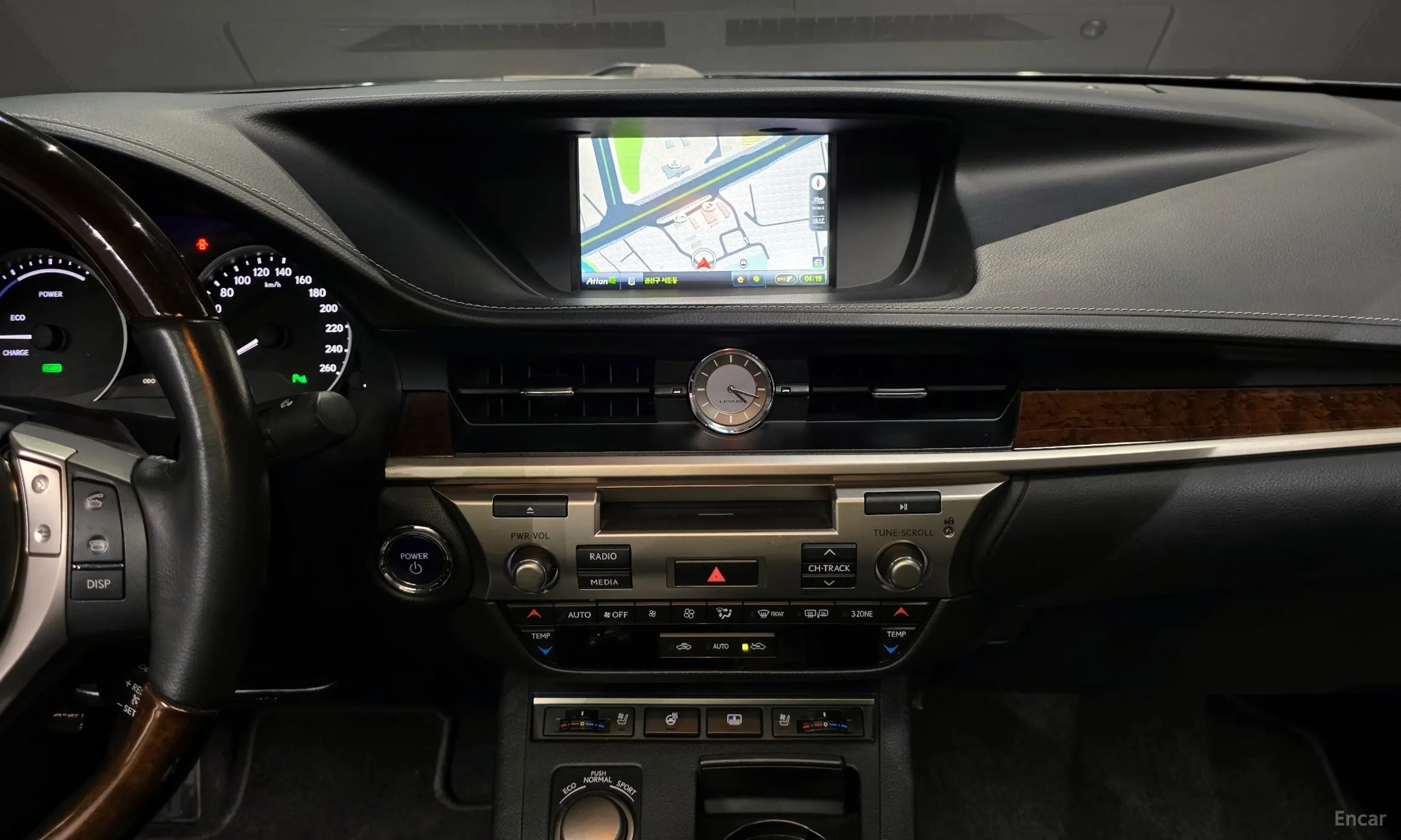 Lexus New ES300h превью 14