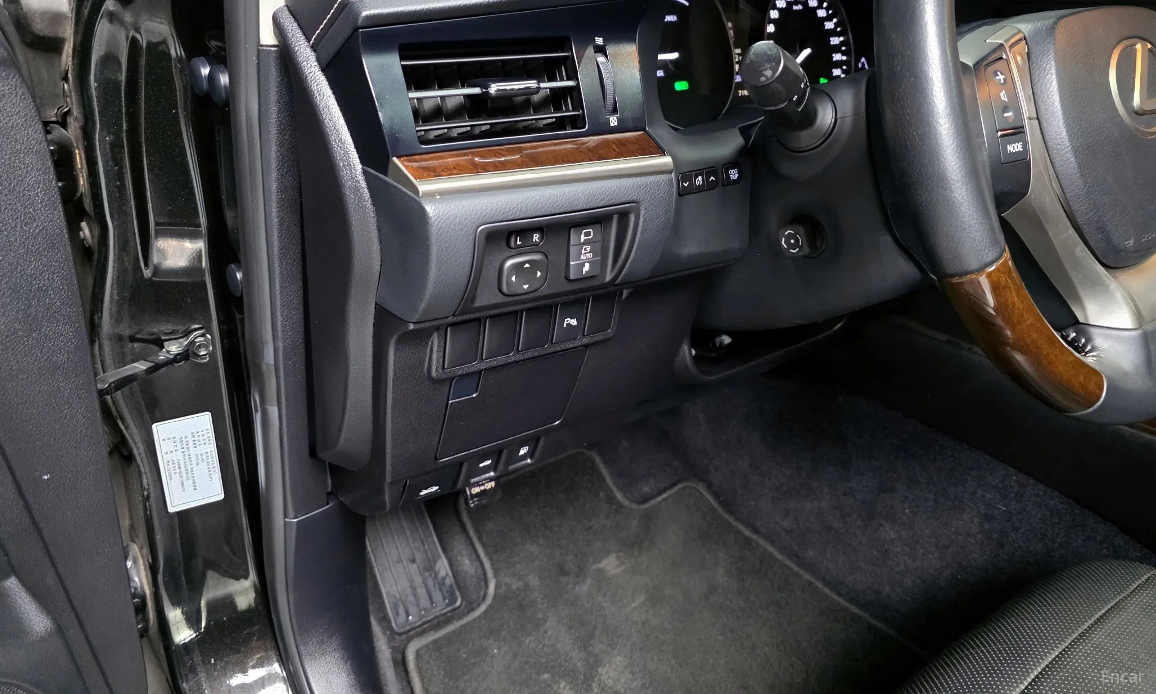 Lexus New ES300h превью 17