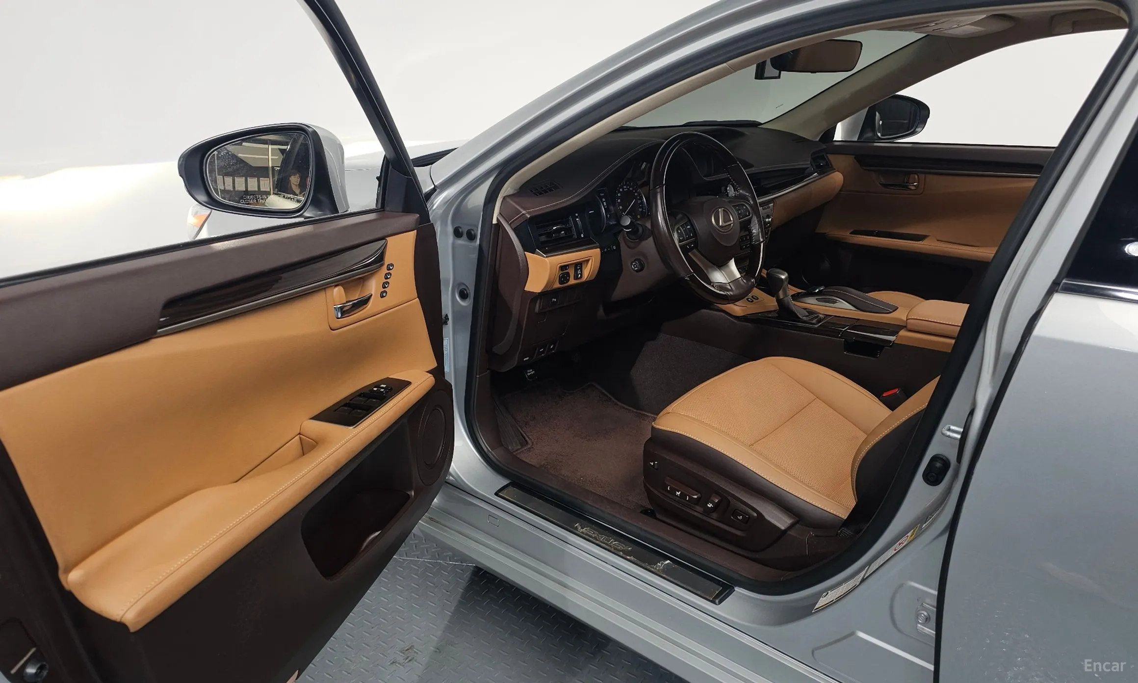 Lexus New ES300h превью 10
