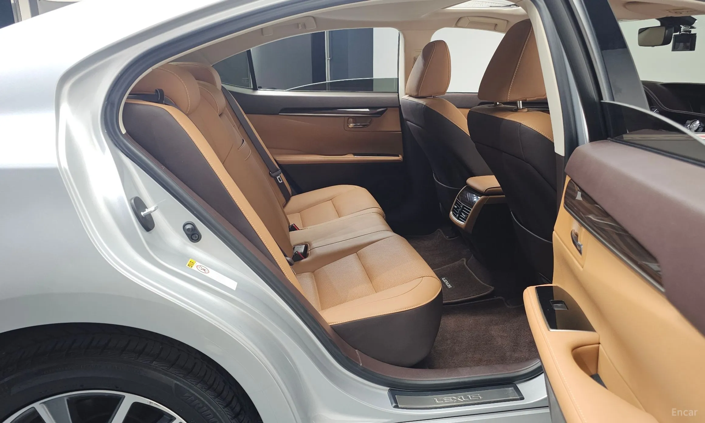 Lexus New ES300h превью 12