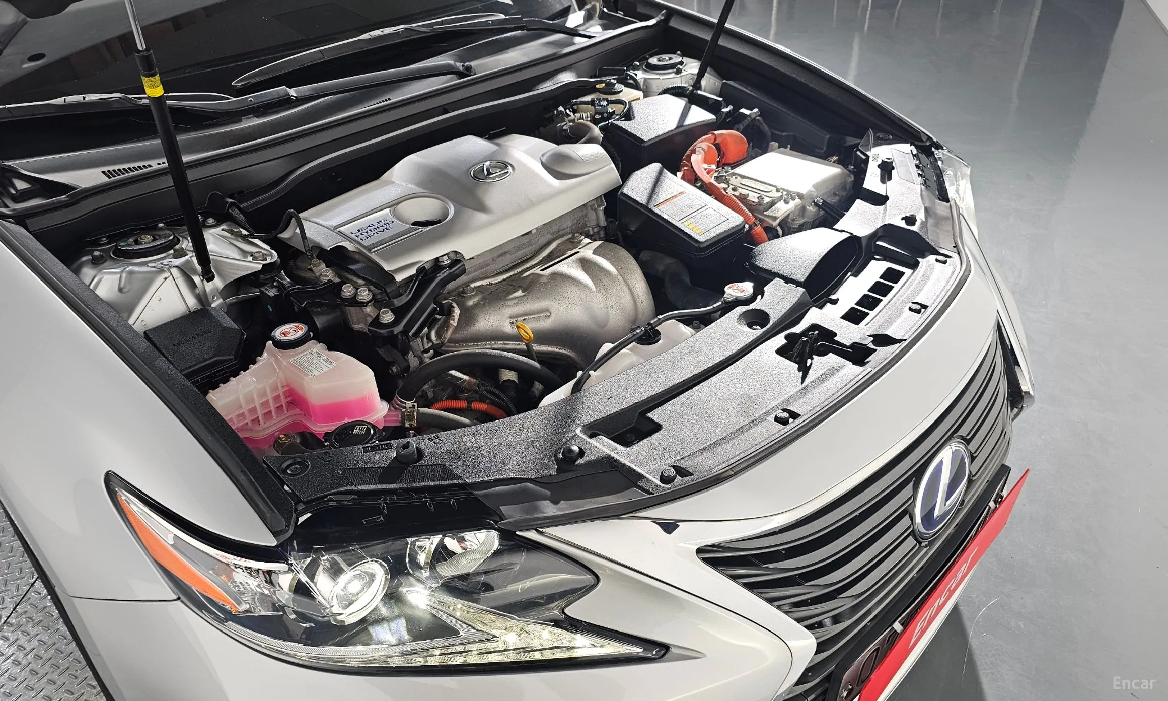 Lexus New ES300h превью 6