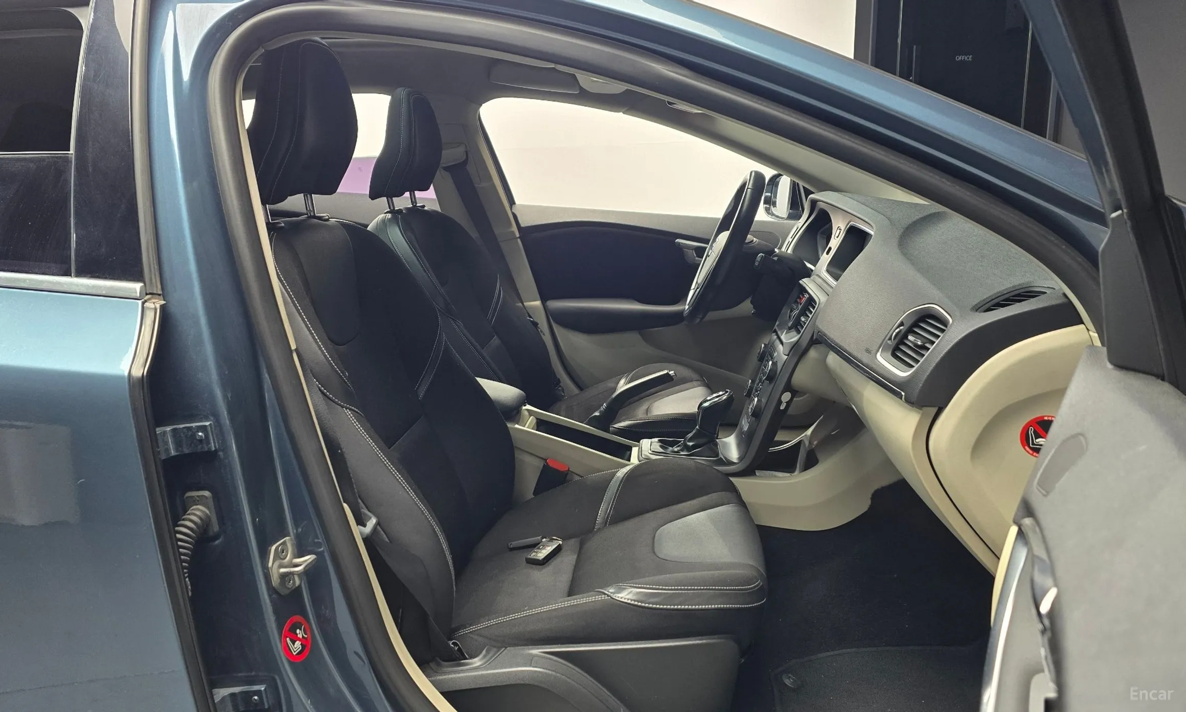 Volvo V40 превью 10
