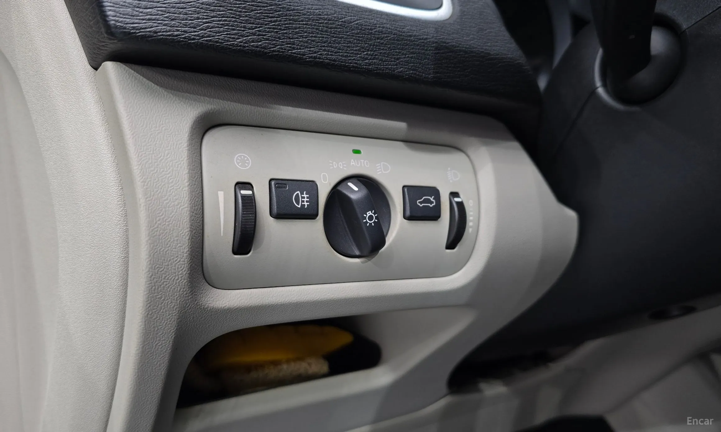 Volvo V40 превью 14