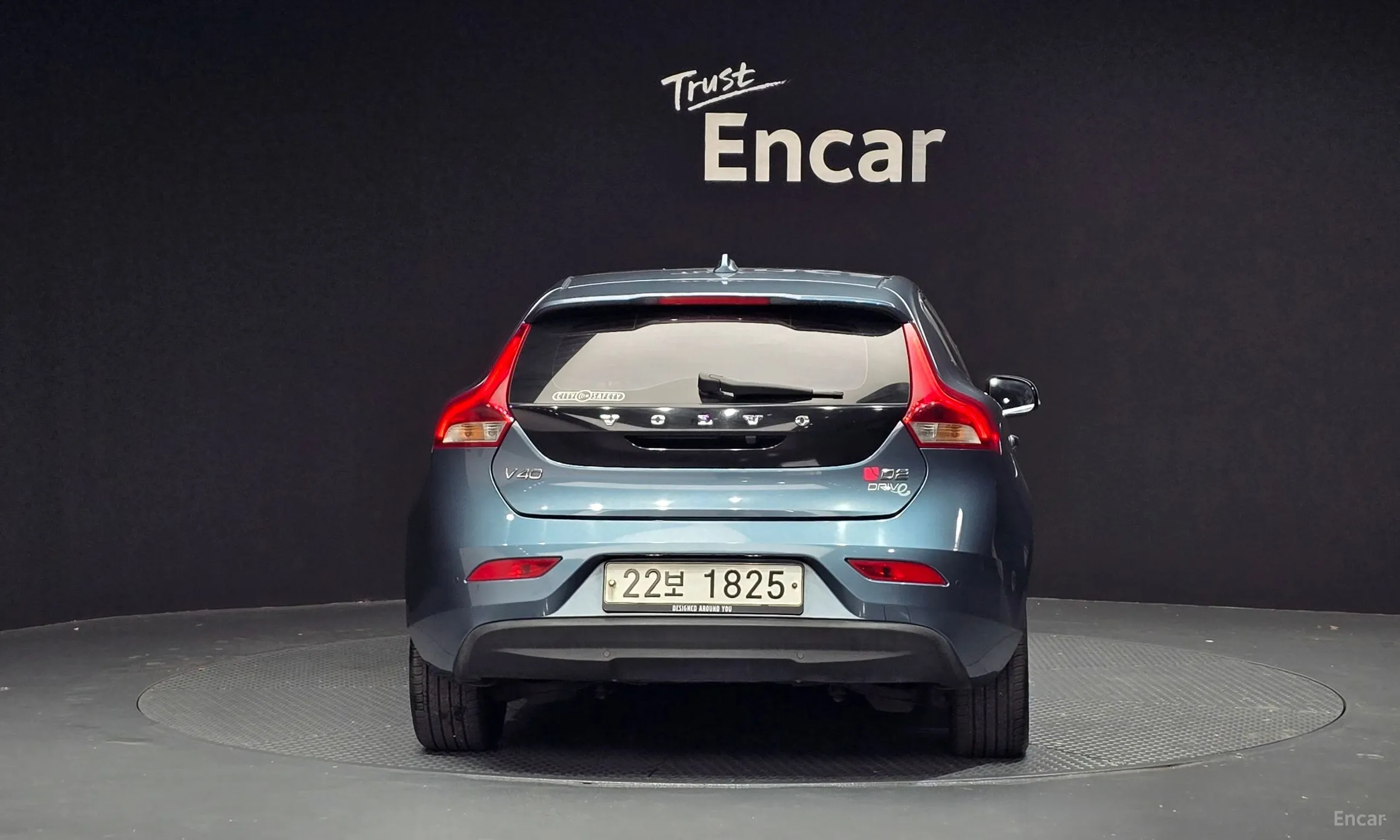 Volvo V40 превью 4