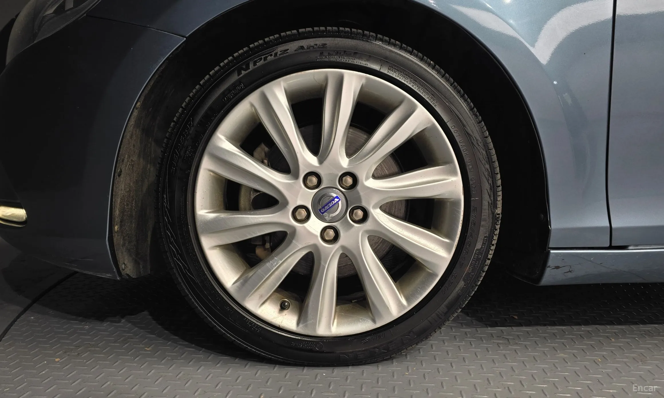 Volvo V40 превью 5