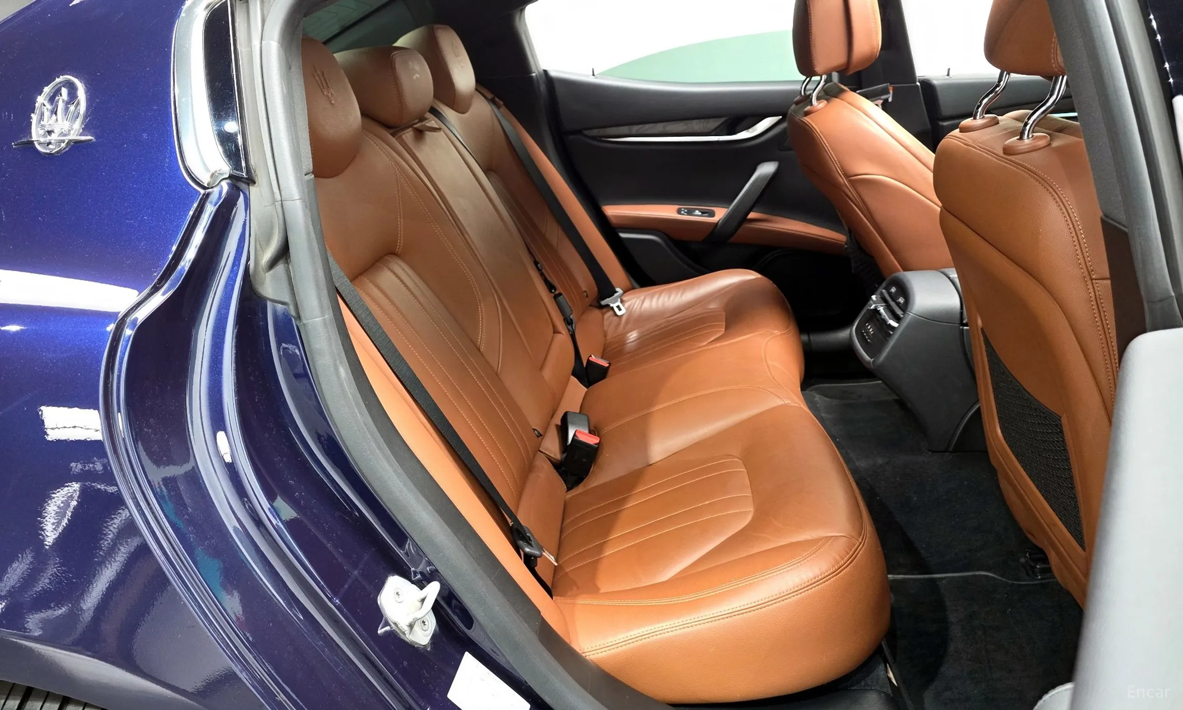 Maserati Ghibli превью 12