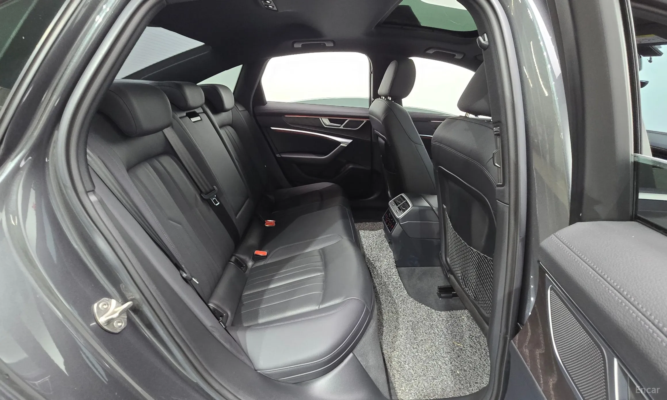 Audi A6 (C8) превью 12