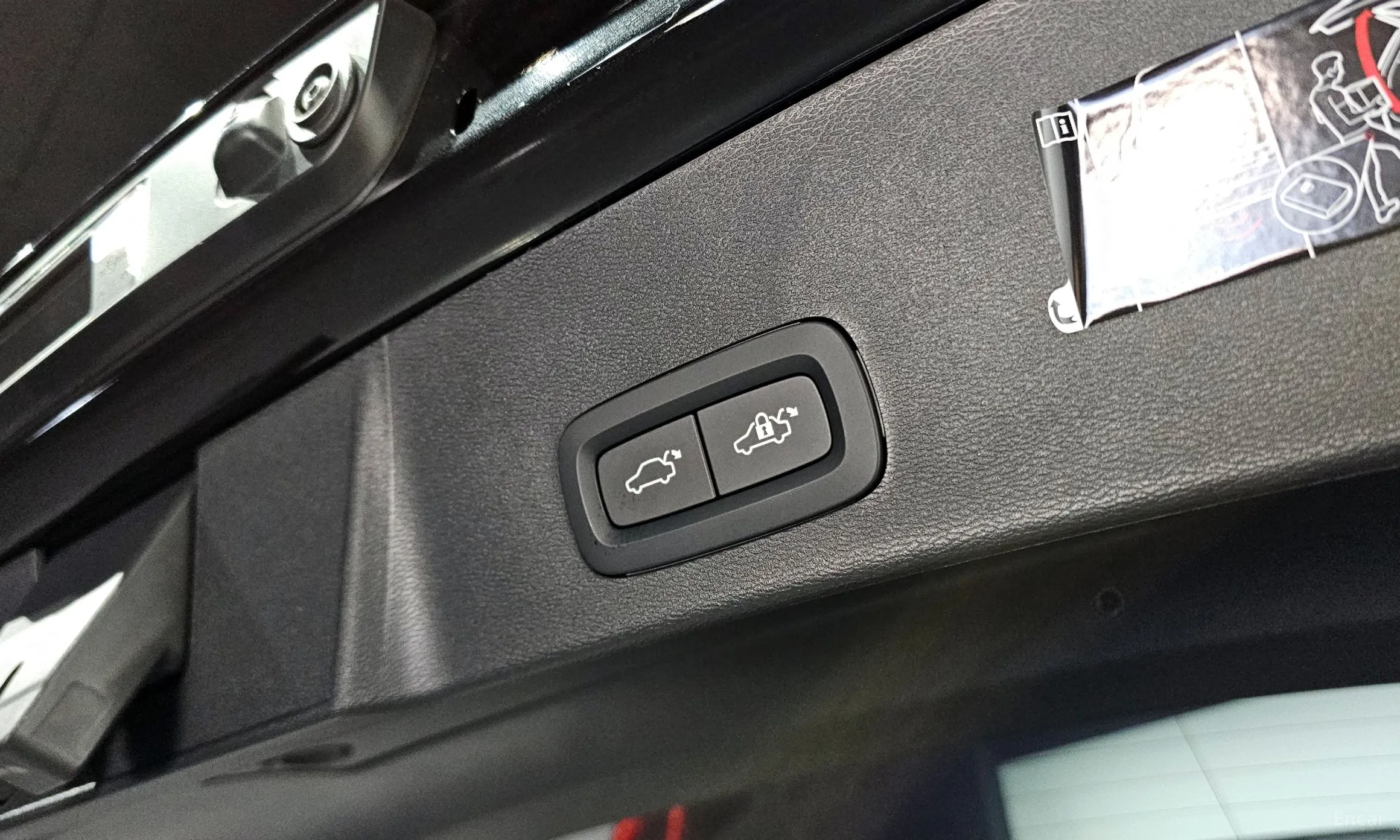 Volvo XC40 превью 20