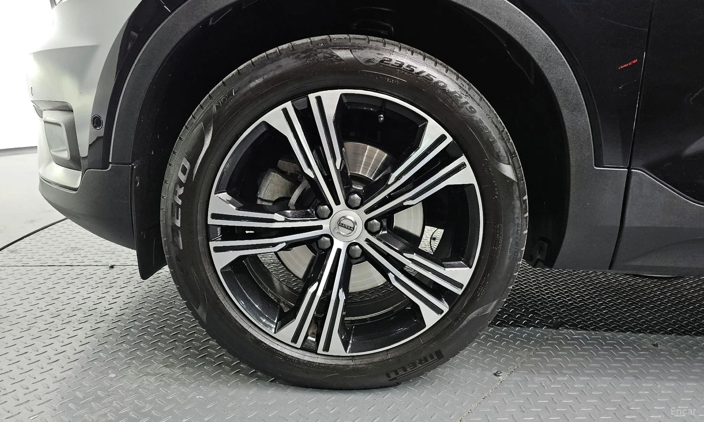 Volvo XC40 превью 5