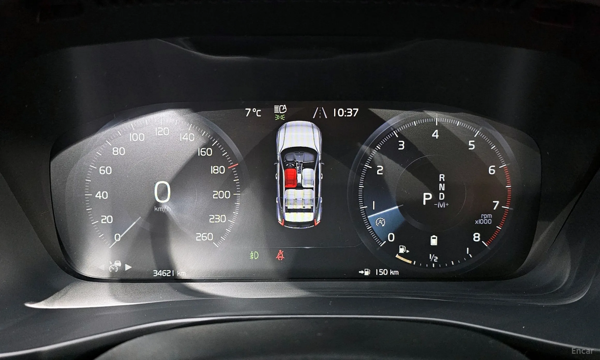 Volvo XC40 превью 8
