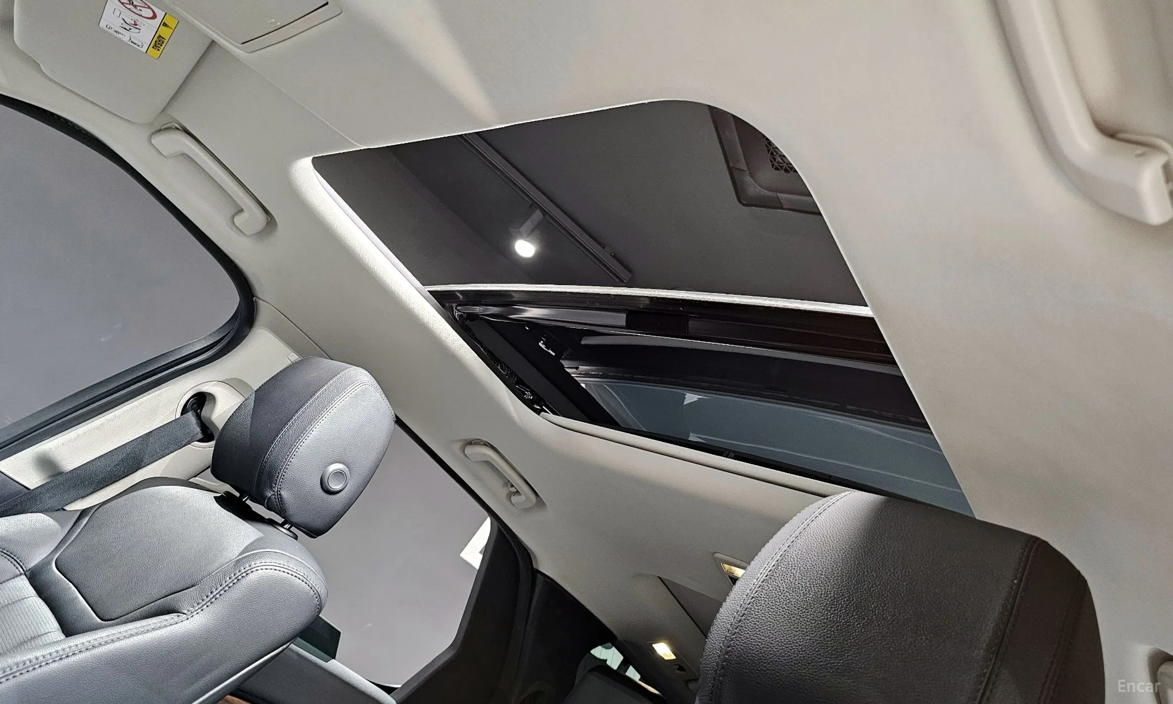 Land Rover Discovery 5 превью 19