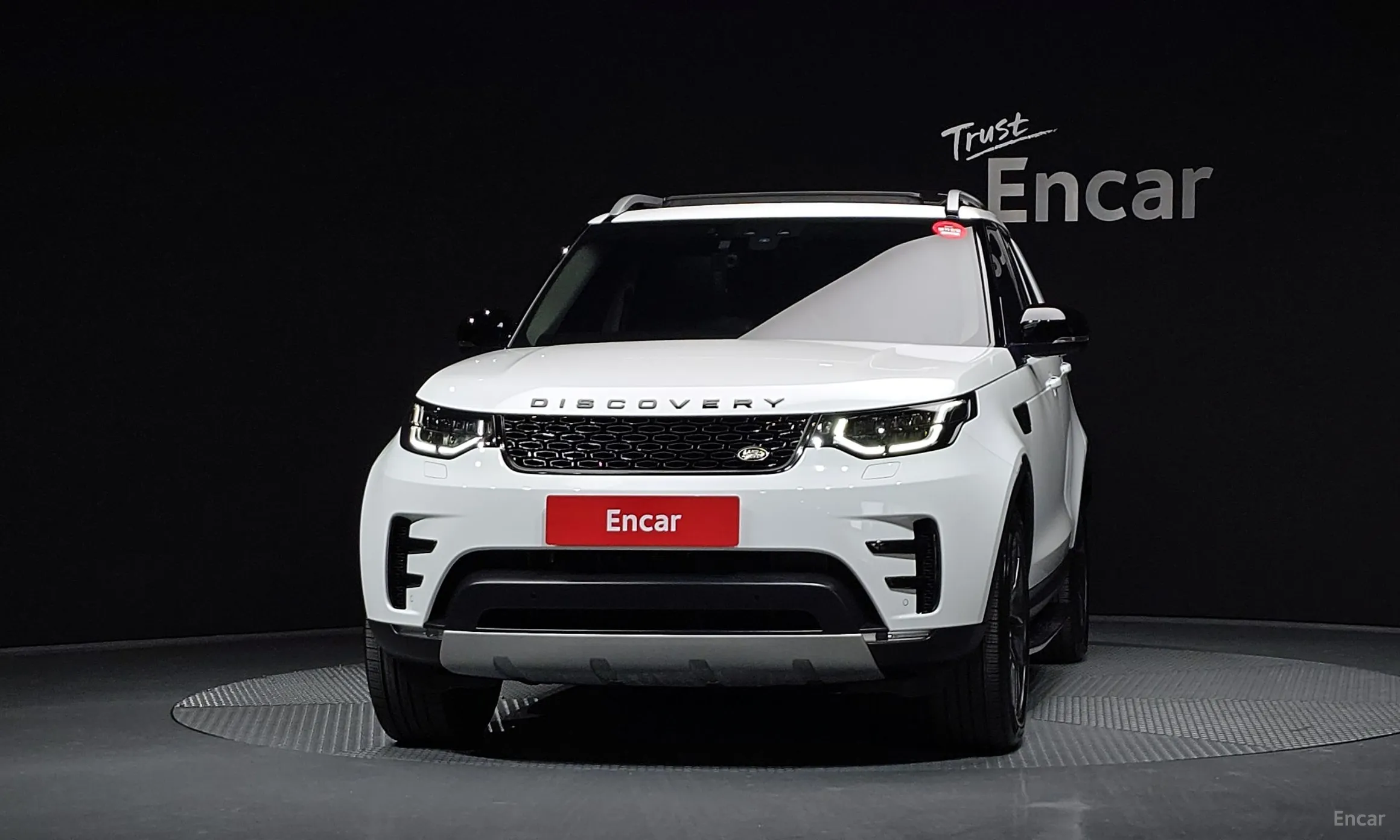 Land Rover Discovery 5 превью 3