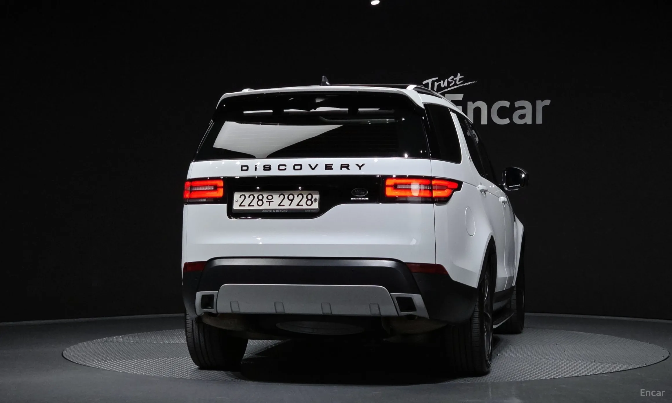 Land Rover Discovery 5 превью 4