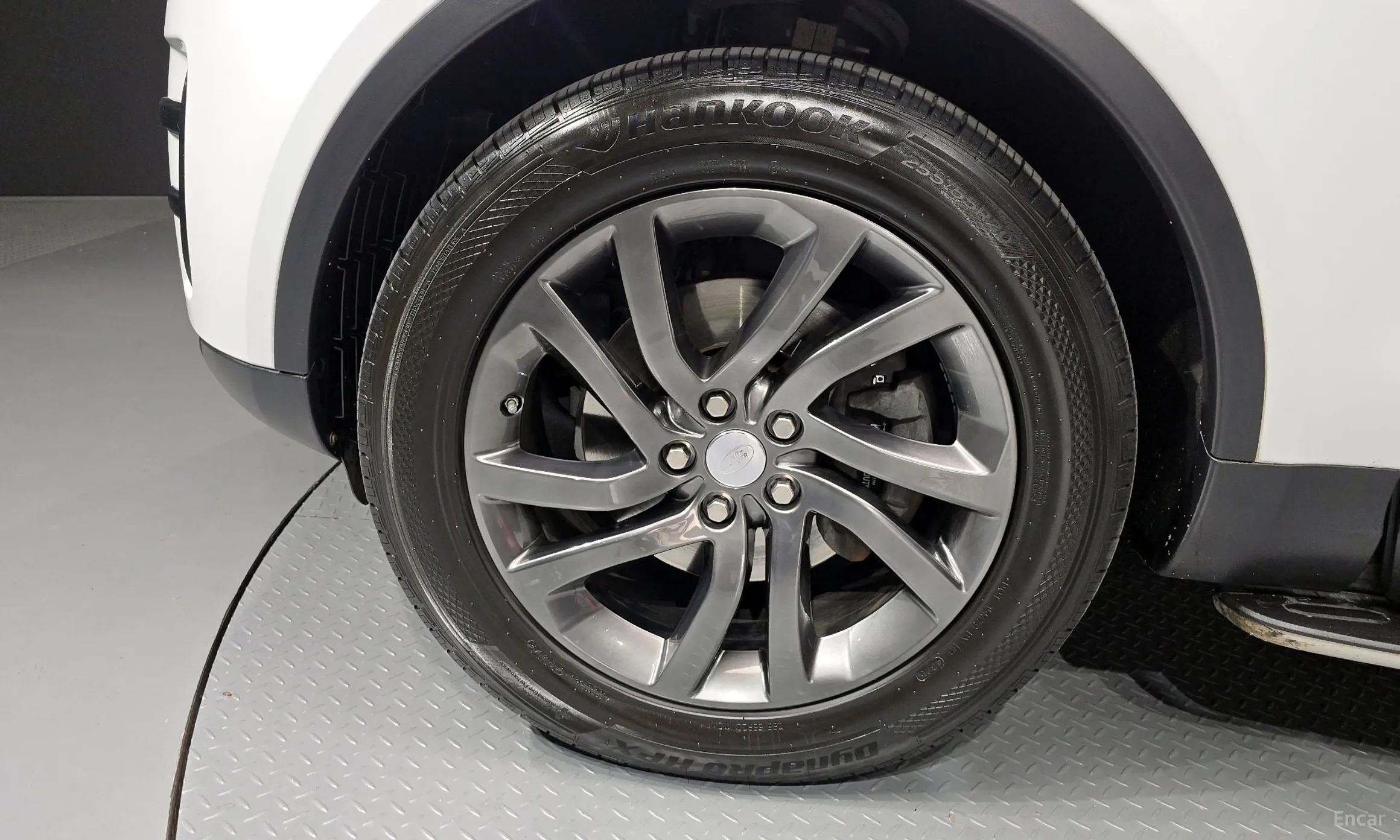 Land Rover Discovery 5 превью 5