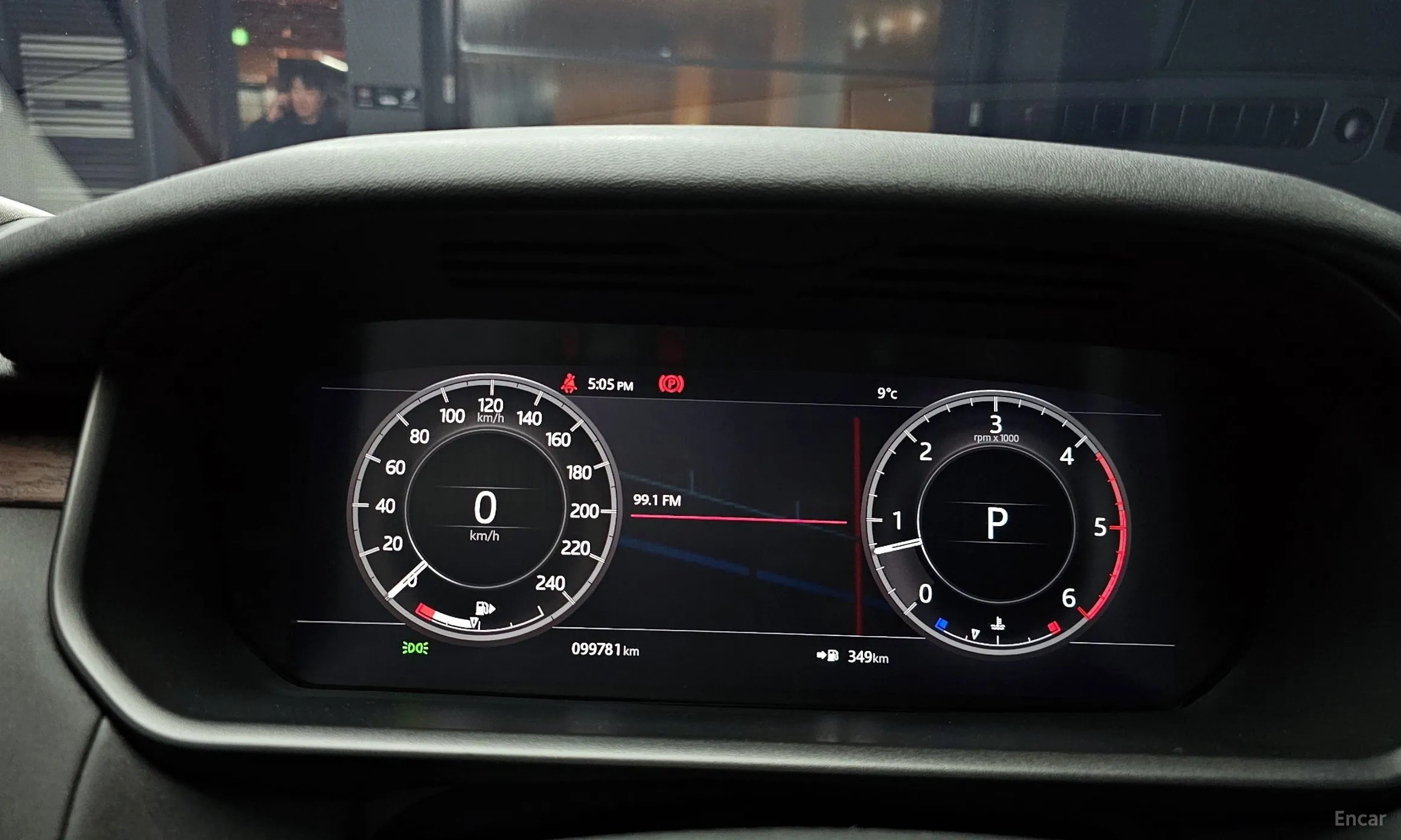 Land Rover Discovery 5 превью 8